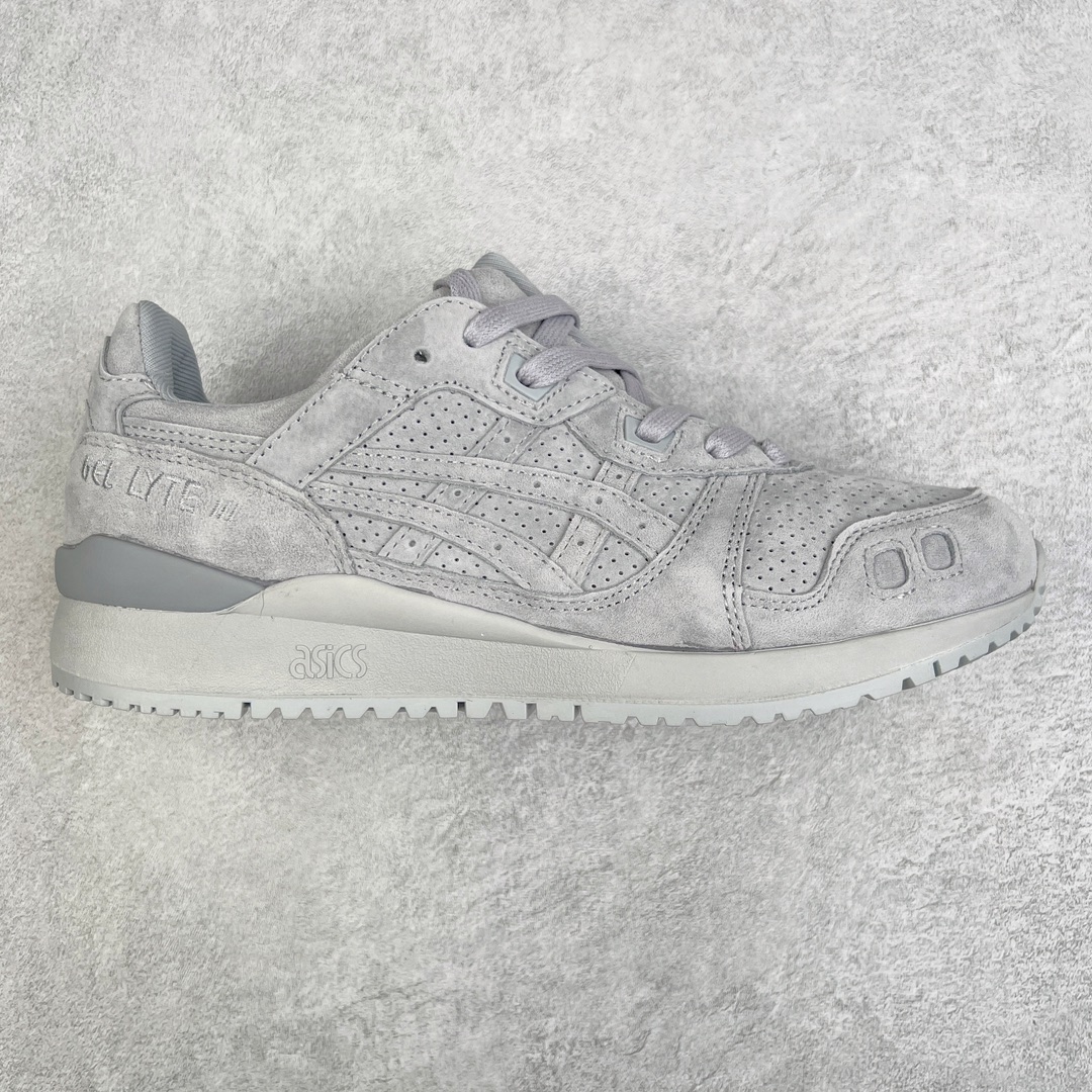 ＃纯原福利 Asics Gel-Lyte III 亚瑟士3代系列低帮经典复古休闲运动跑步鞋 伴随着复古跑鞋的再度盛行，让不少运动品牌都将自家经典鞋款重新带回，ASICS 亚瑟士这两年受到众多球鞋爱好者追捧。近期，ASICS 亚瑟士以自己经典的 GEL-LYTE III OG 为蓝本推出了两双全新配色。第一双选择了灰色、藏蓝色和蒂芙尼蓝色拼接呈现，随之妆点一抹粉色，使整双鞋低调又不失细节。材质选择了大面积麂皮与网眼面料打造，保证了质感与透气性兼备。最后以略微泛黄的中底收尾，完善整体设计。另一双以深浅不同的卡其色打造鞋身，缀以淡紫色丰富鞋身细节，想必第一双会更加适合女生上脚。用料与上一双完全相同，提供了优秀的质感。尺码：36 37 37.5 38 39 39.5 40 40.5 41.5 42 42.5 43.5 44 45-选品中心
