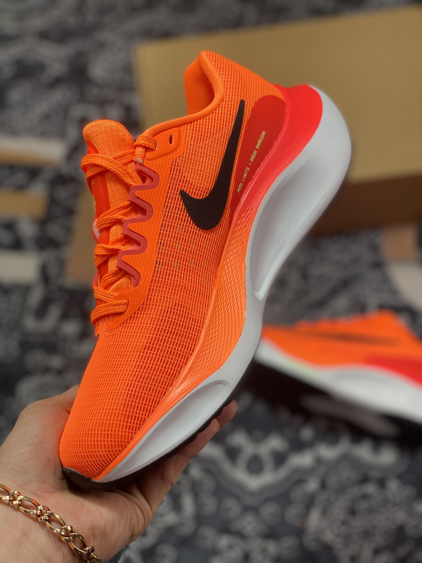 210 Nike Zoom Fly 5 橙黑 碳板马拉松跑步鞋  DM8968-800