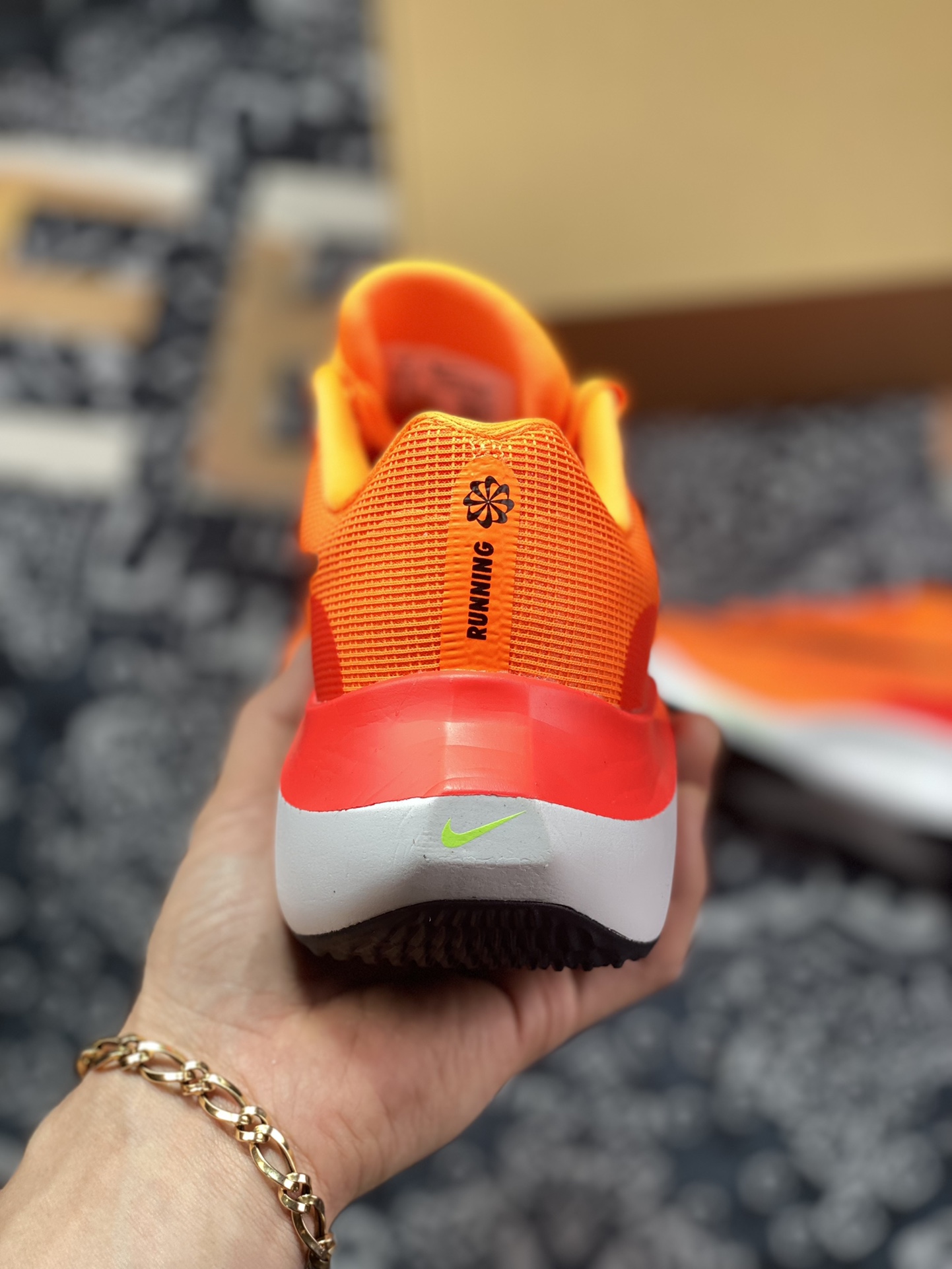 210 Nike Zoom Fly 5 橙黑 碳板马拉松跑步鞋  DM8968-800