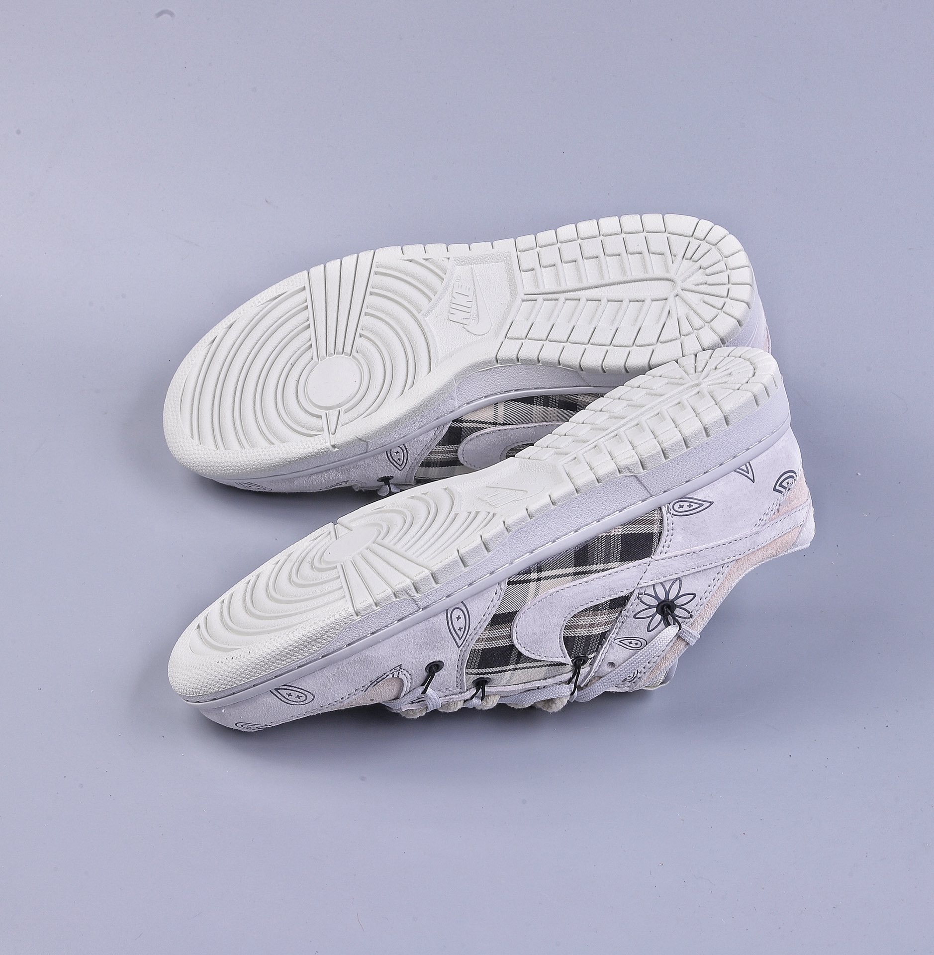 220 NIKE SB Dunk Low 复古腰果花 格纹贴布DD8338-001