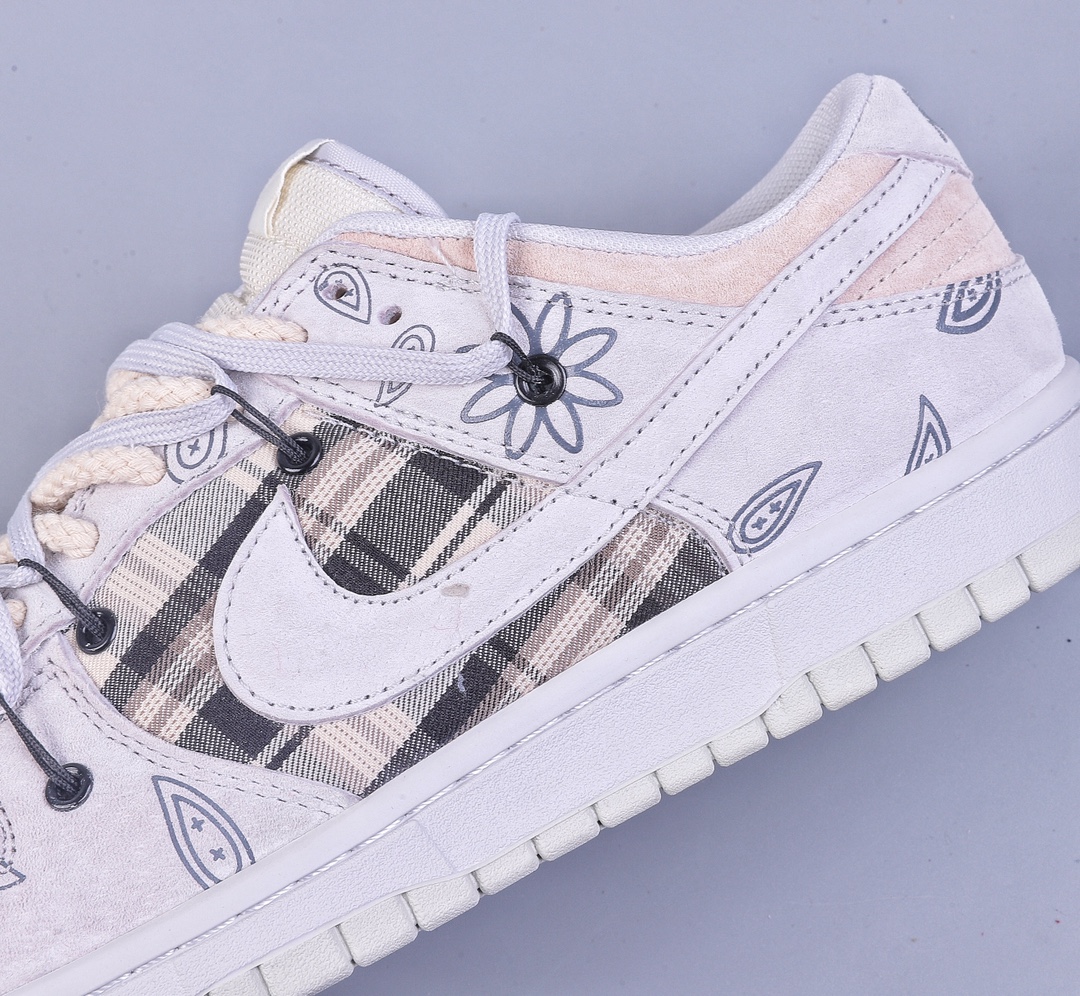 220 NIKE SB Dunk Low 复古腰果花 格纹贴布DD8338-001