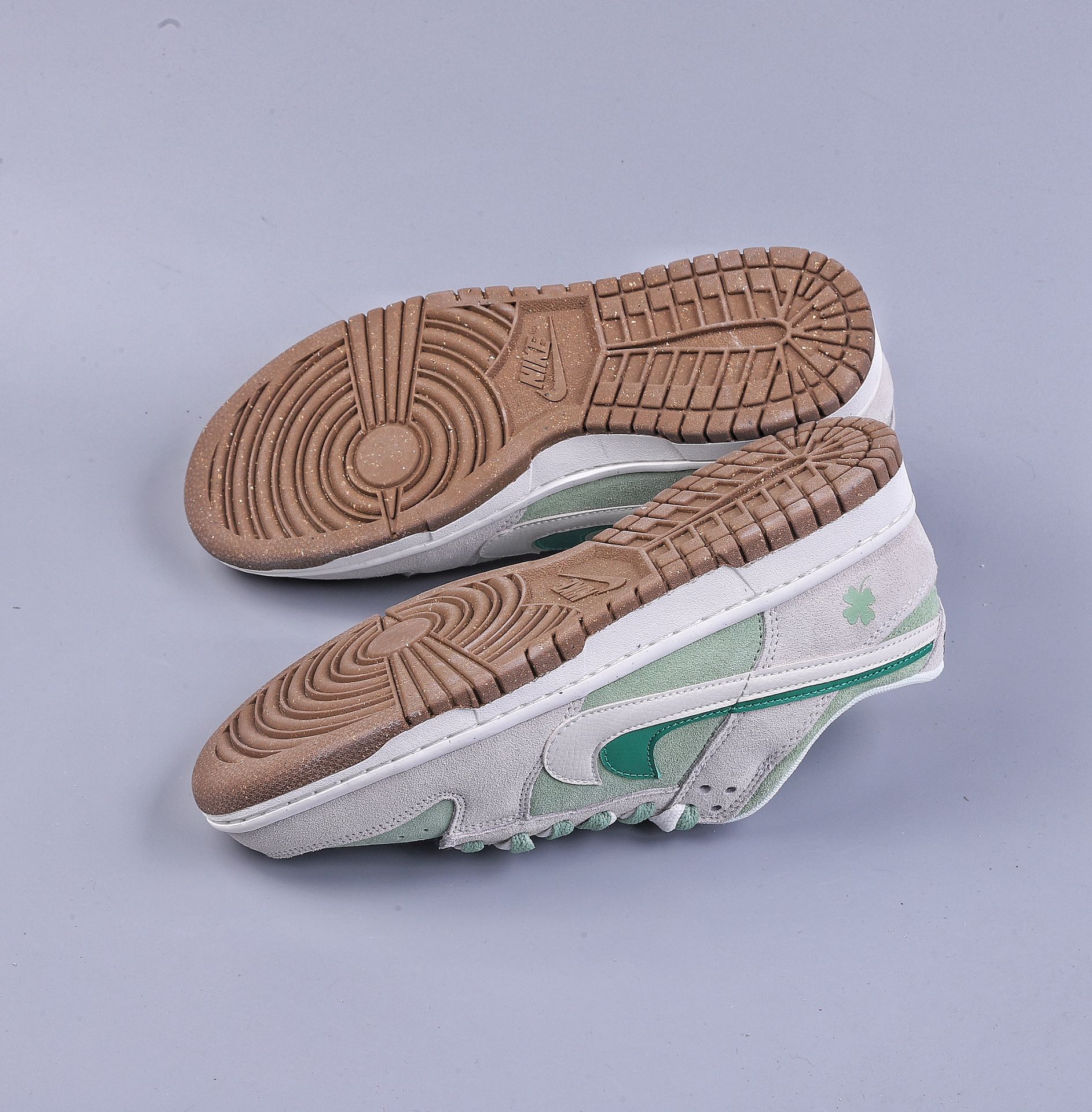 200 S版NIKE DUNK SB LOW 定制配色 Dunk SB顾名思义DO9457-100