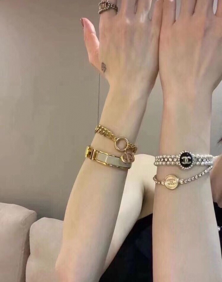 Chanel 香奈儿CHANEL 新品 小香双c镶钻手链