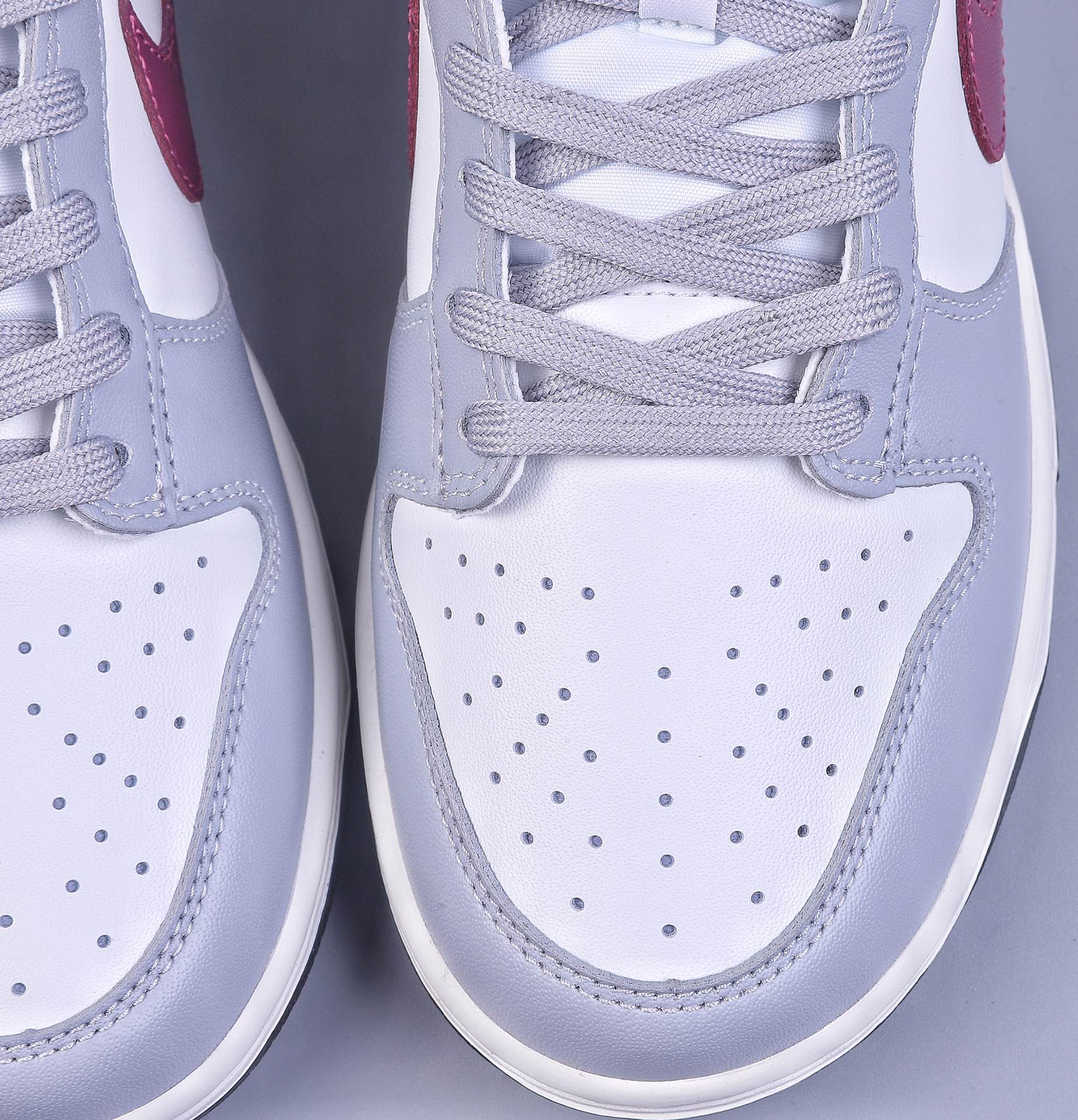 300 Ｃ版Nike SB Dunk Low RETRO ”Grey White” 灰酒红 DD1503-122
