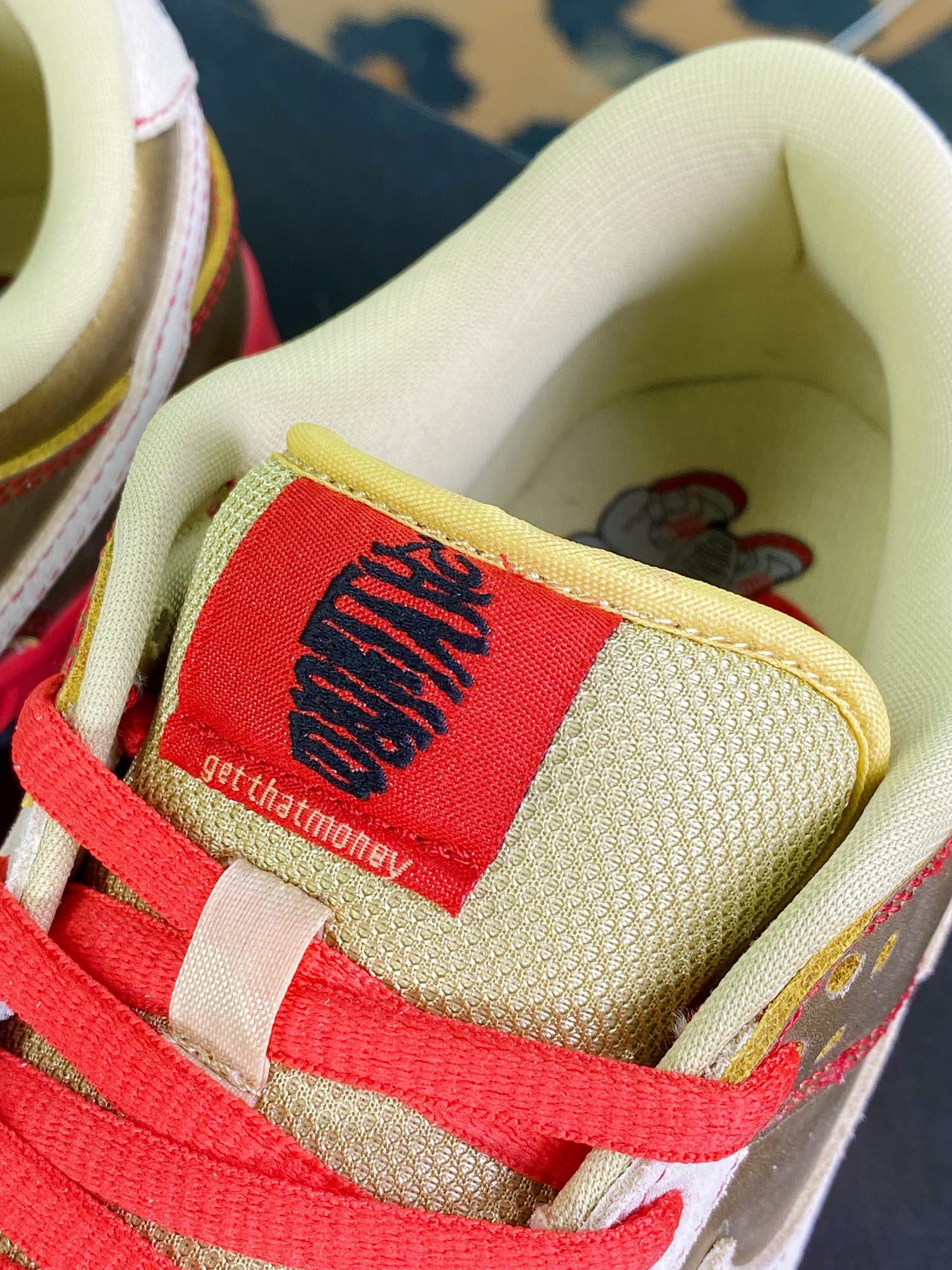 SB Dunk Low Pro”Money Cat”扣篮系列低帮休闲运动滑板板鞋“金色招财猫”304292-771