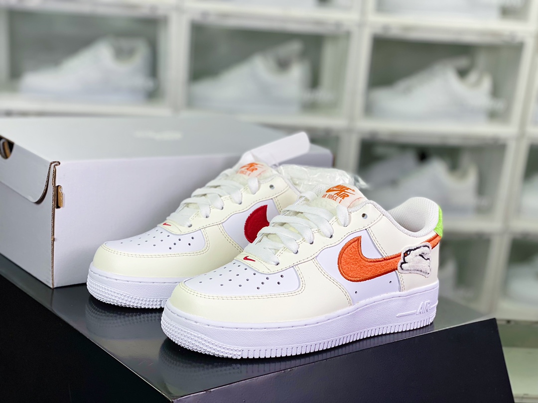 ir Force 1’07 Low GS”Year of the Rabbit”空军一号经典低帮百搭休闲运动板鞋“兔年米白红”FD9912-181 尺码：36 36.5 37.5 38 38.5 39 40 40.5 41 42 42.5 43 44 44.5 45 条码编码：m