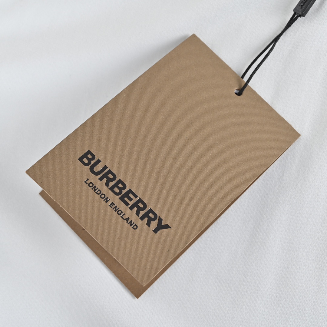 Burberry/巴宝莉 经典胸口压胶TB字母短袖