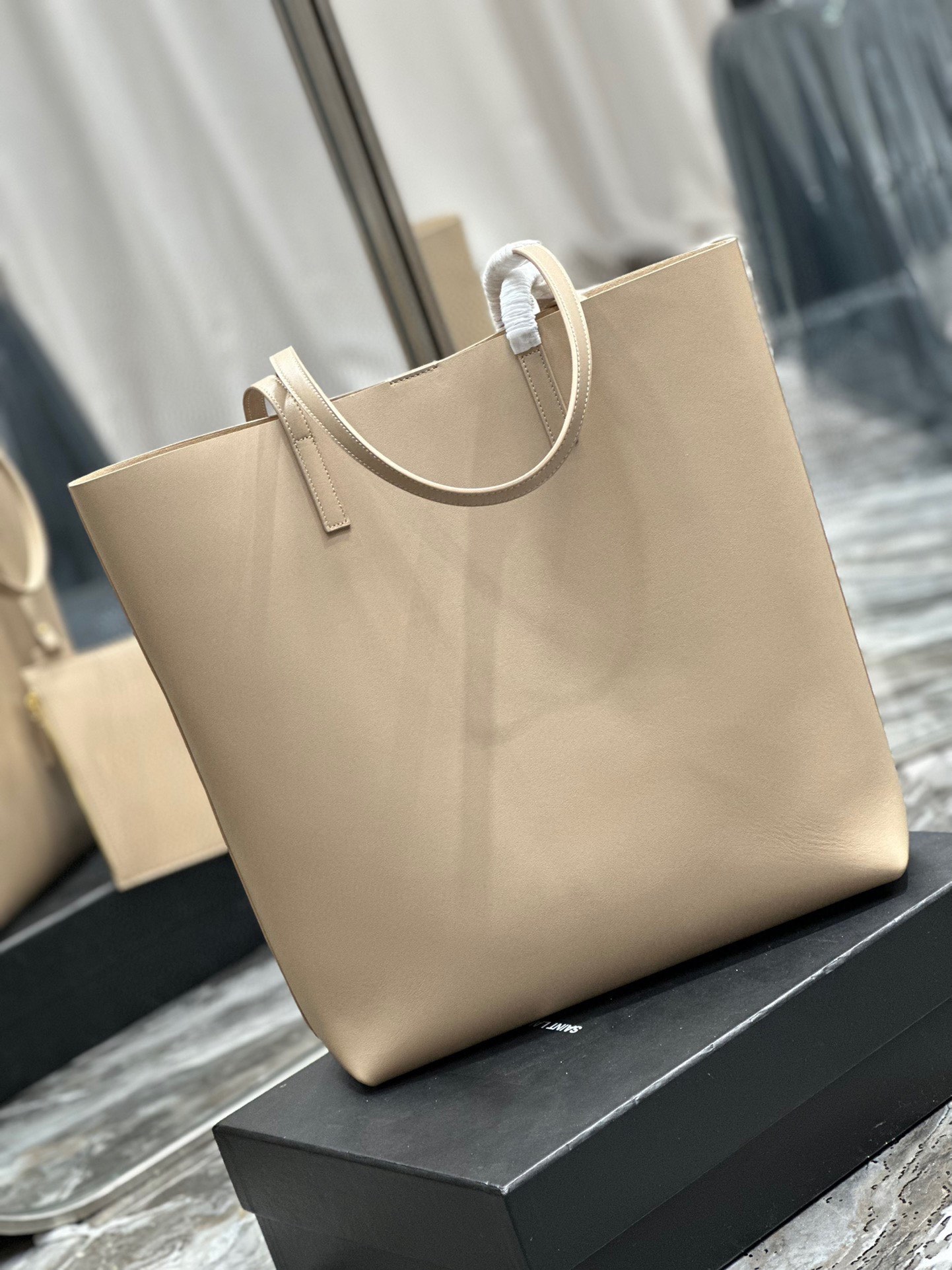 shoPPingtotebag_竖款购物袋非常简约性冷淡风的一个系列进口南非牛皮内里配有一个手拿袋可拆卸