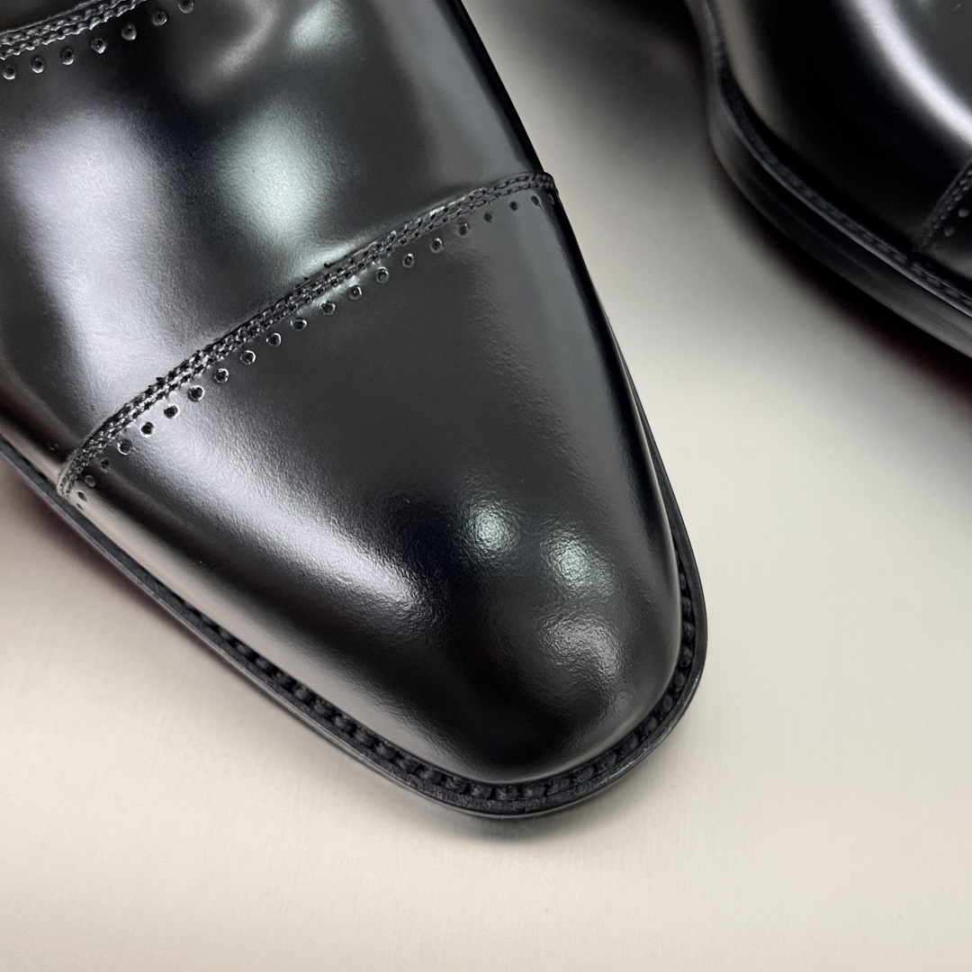 Ferragamo Handcrafted Premium Men's Leather Shoes 9
