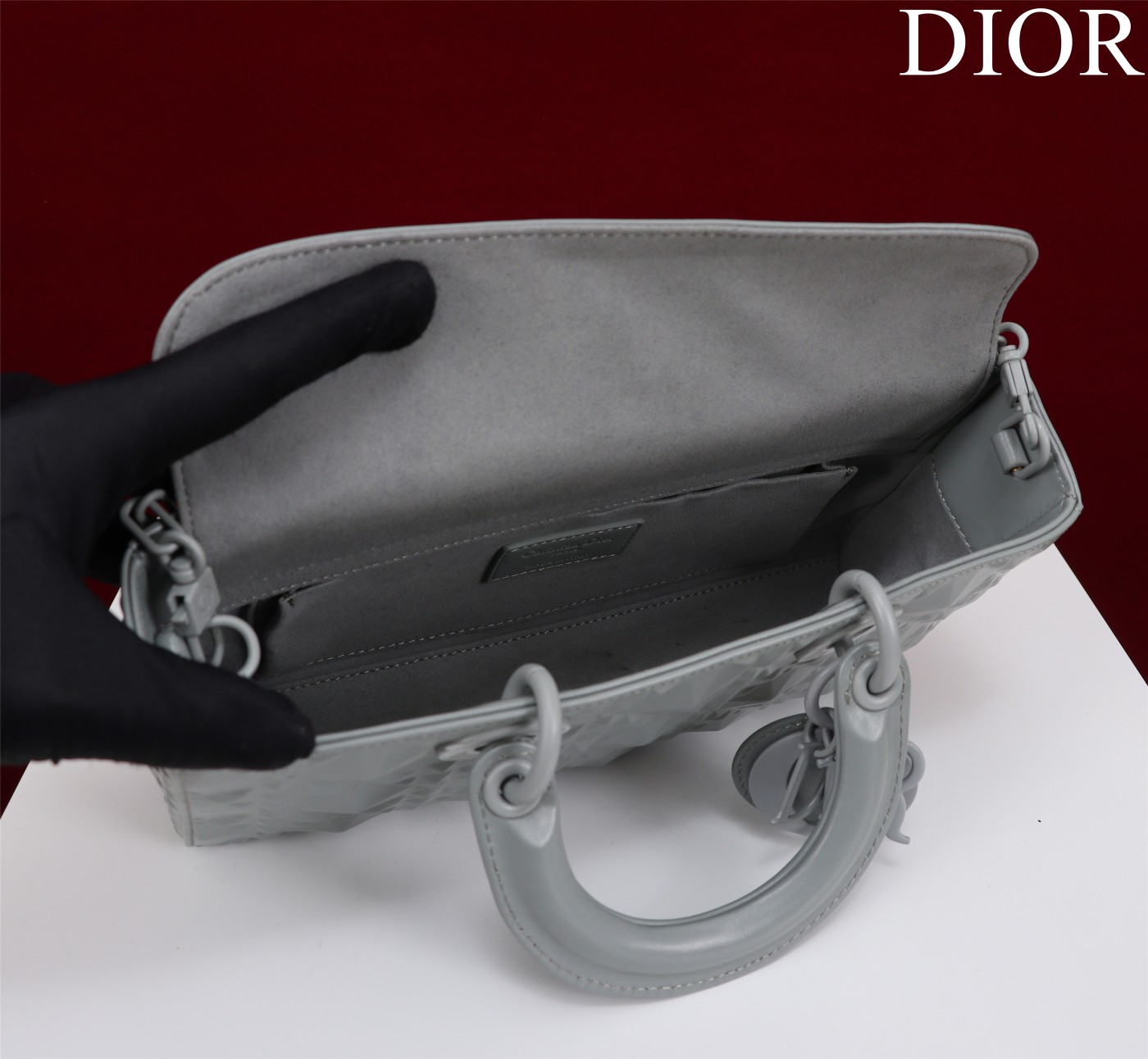 迪奥Dior顶级进口原厂牛皮钻石纹横款戴妃包出货M0540压花灰色Size:26*13.5*5cm