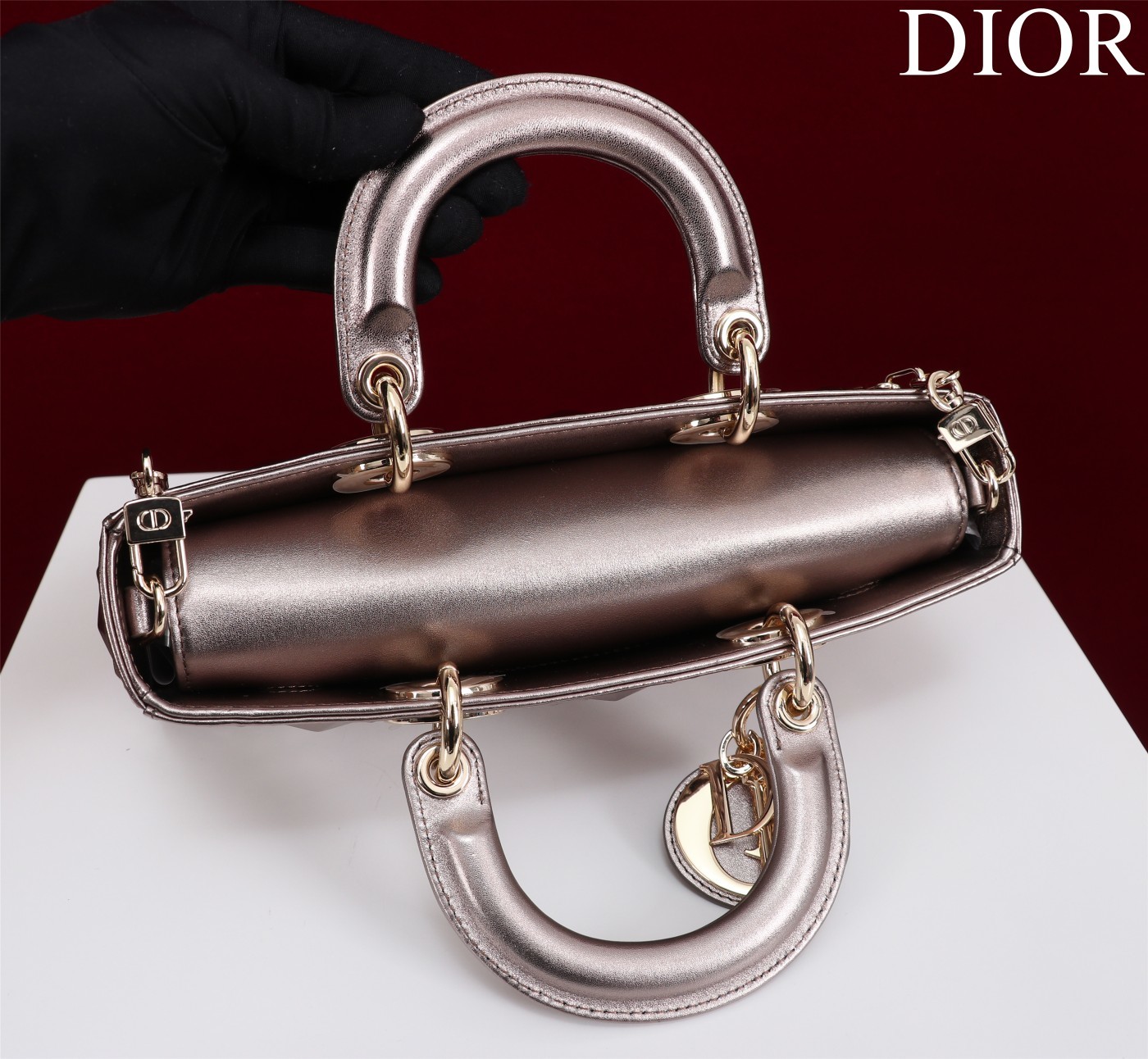 迪奥Dior顶级进口原厂牛皮钻石纹横款戴妃包出货M0540压花玫瑰金Size:26*13.5*5cm