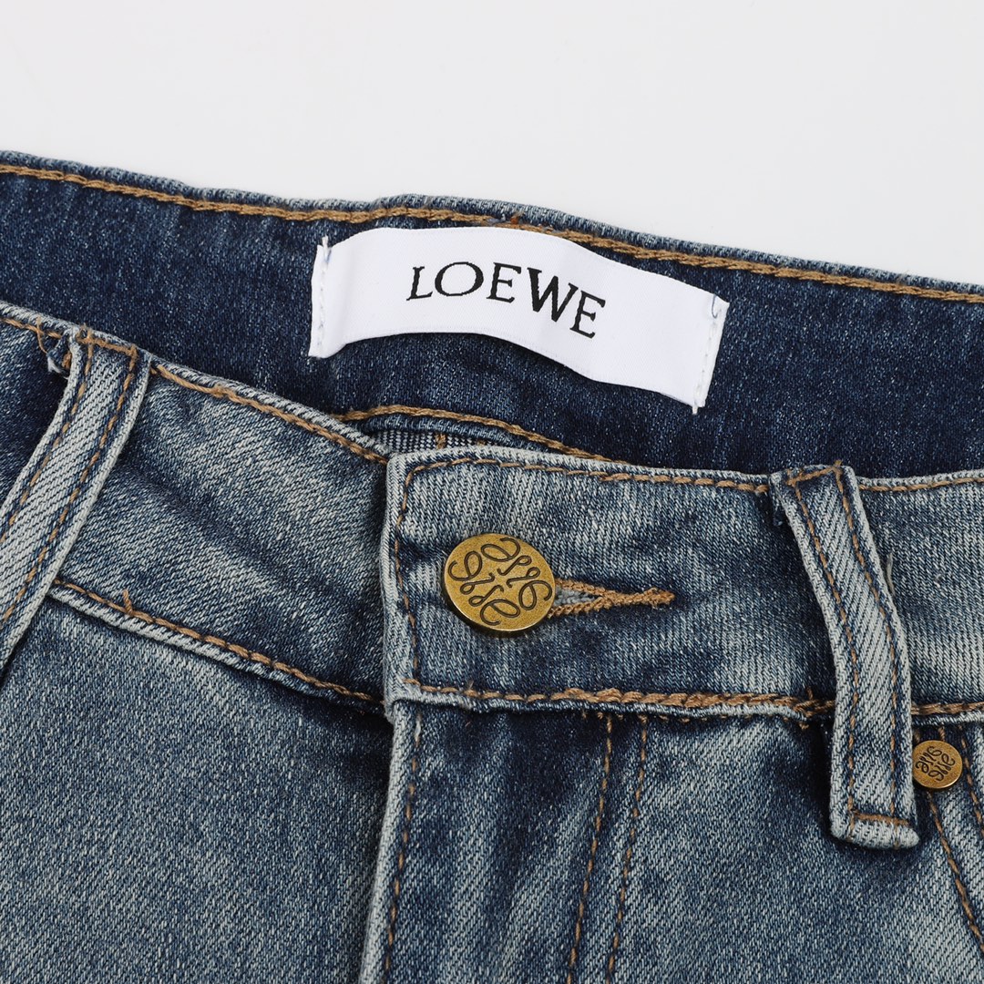 260 LOEWE/罗意威 背后花鸟刺绣LOGO牛仔裤