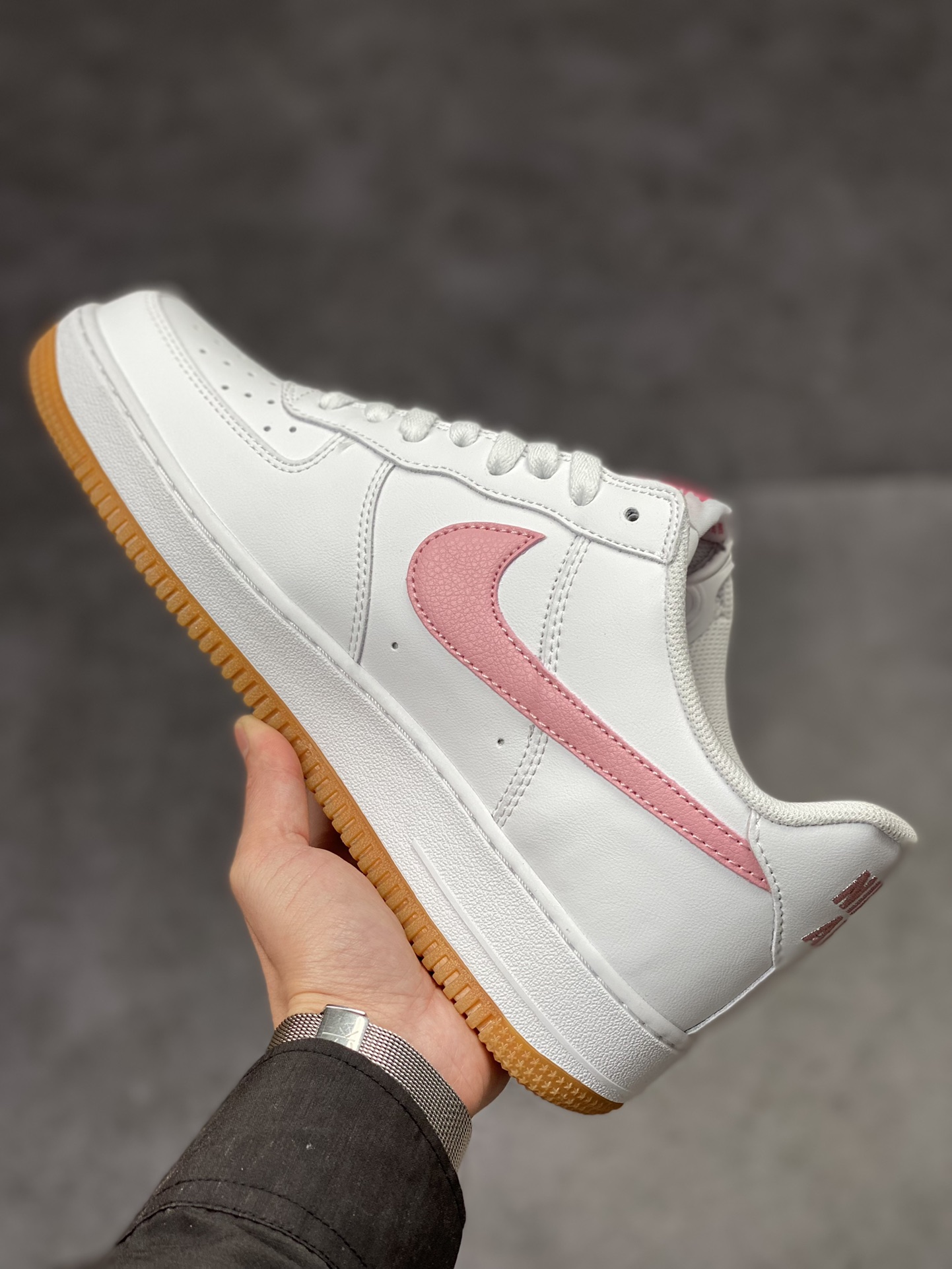 Nike Air Force 1 Low 07 white powder raw rubber DM0576-101