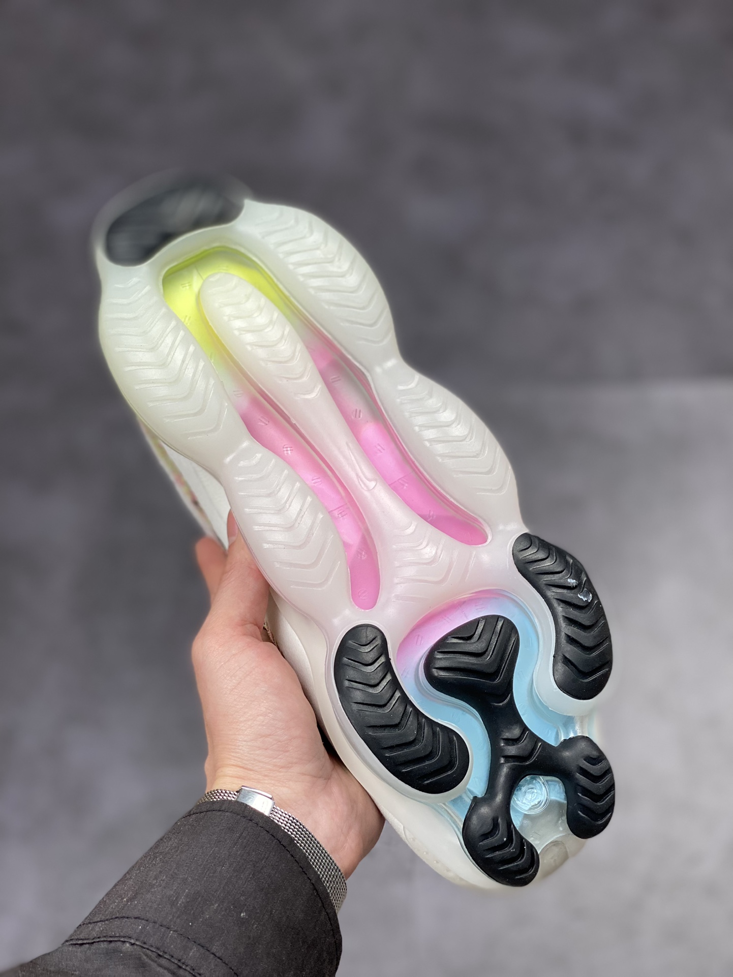 Nike Air Max Scorpion FK 正确版本