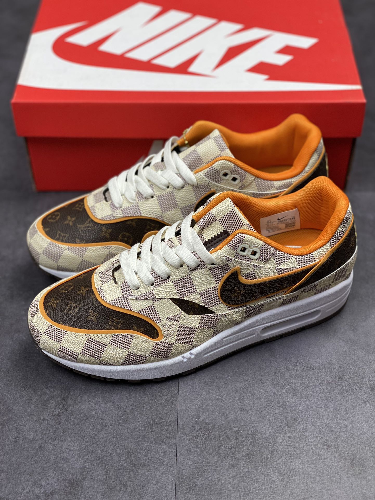 Nike Air Max 1 PRM Lv格子联名 复古休闲跑步鞋 DA8301-556