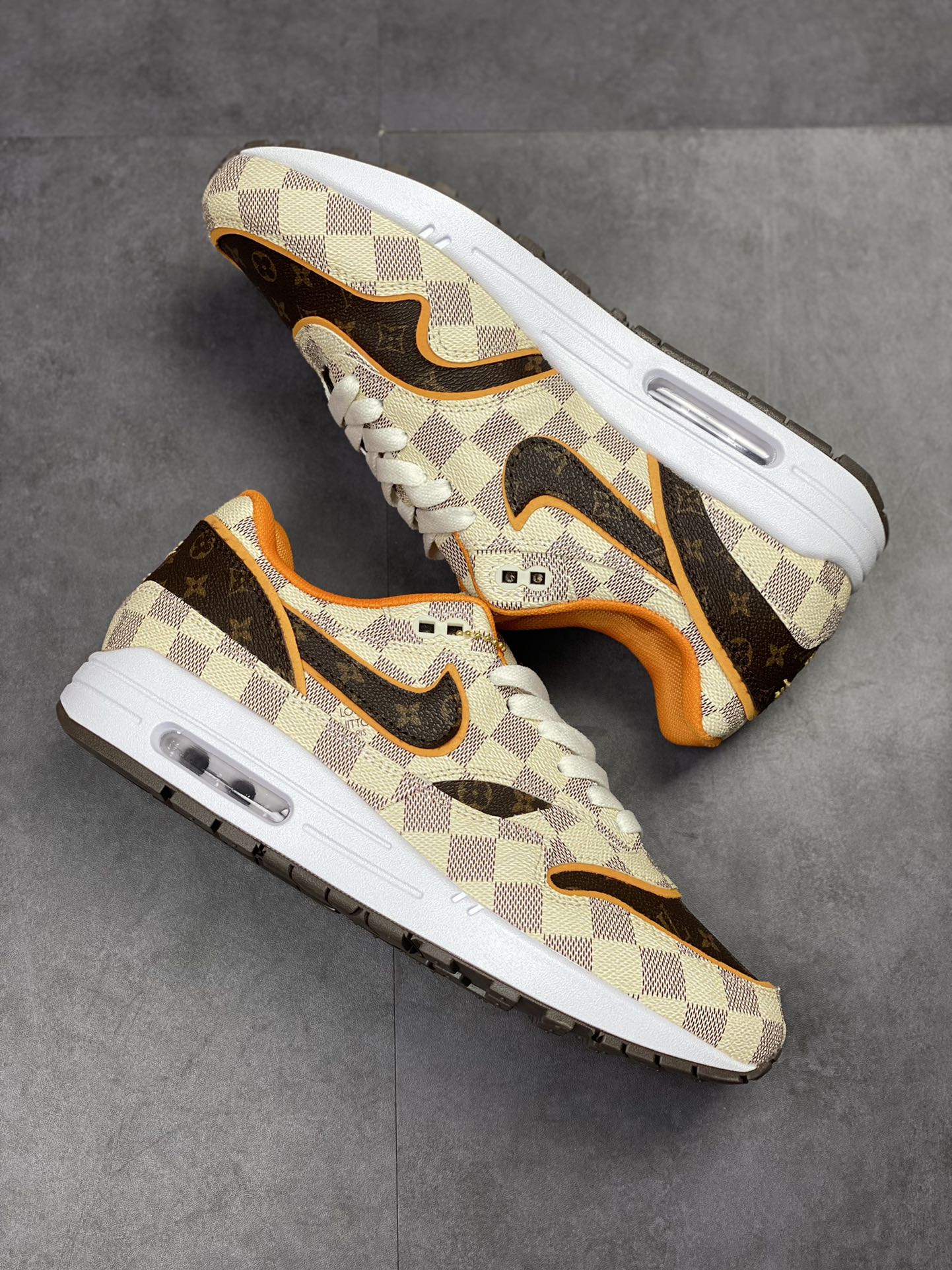 Nike Air Max 1 PRM Lv格子联名 复古休闲跑步鞋 DA8301-556