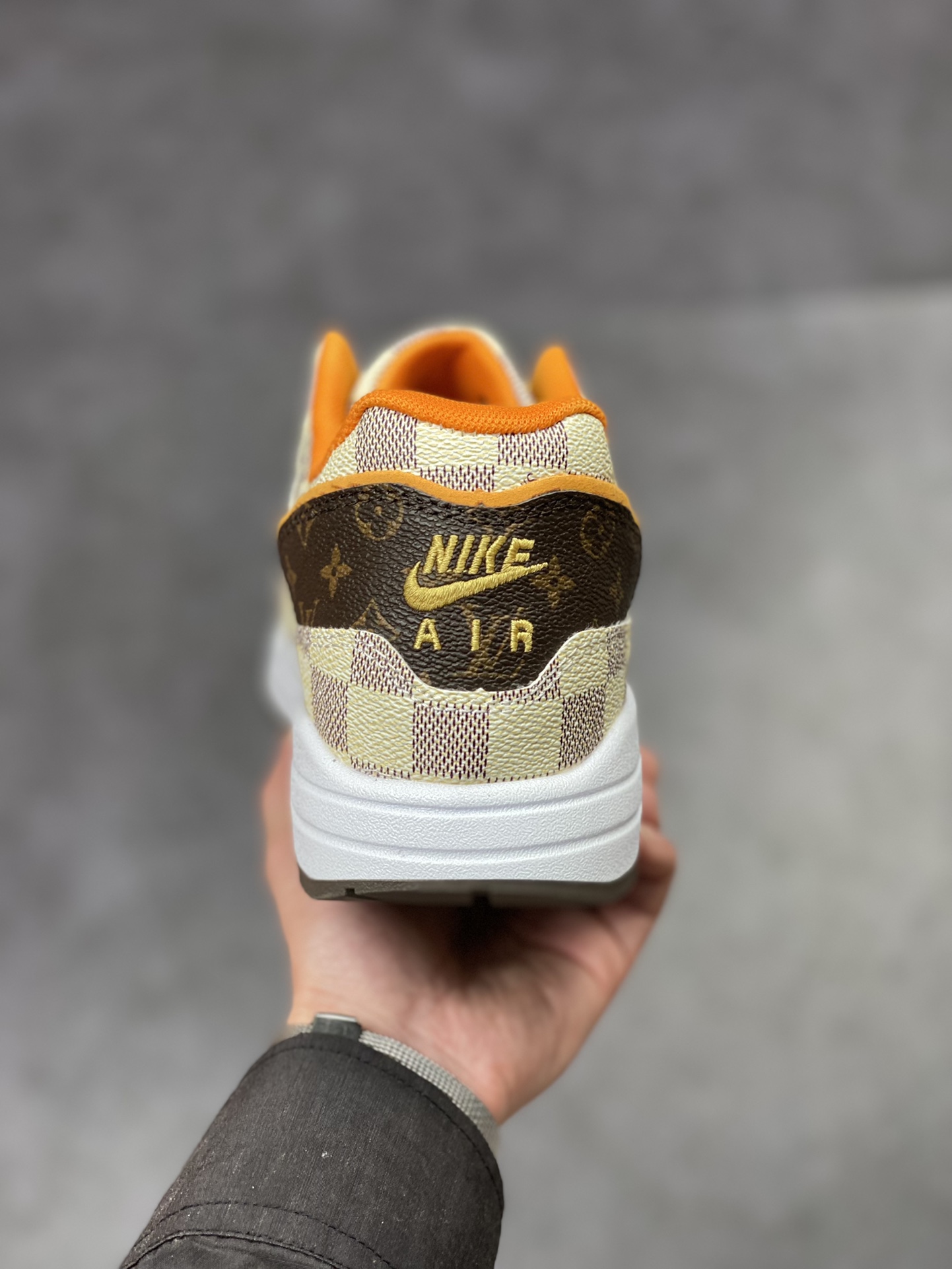 Nike Air Max 1 PRM Lv格子联名 复古休闲跑步鞋 DA8301-556