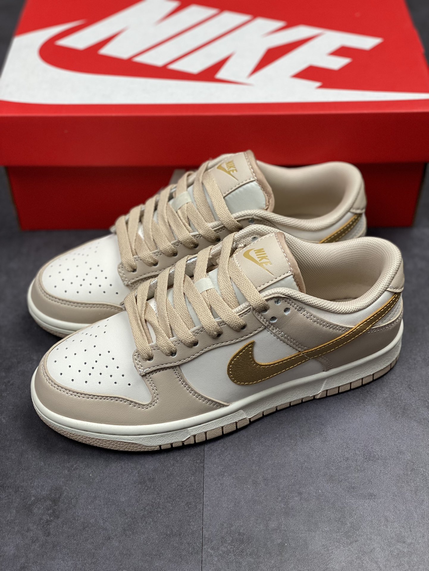 NIKE SB Dunk Low 杏白金钩 DX5930-001