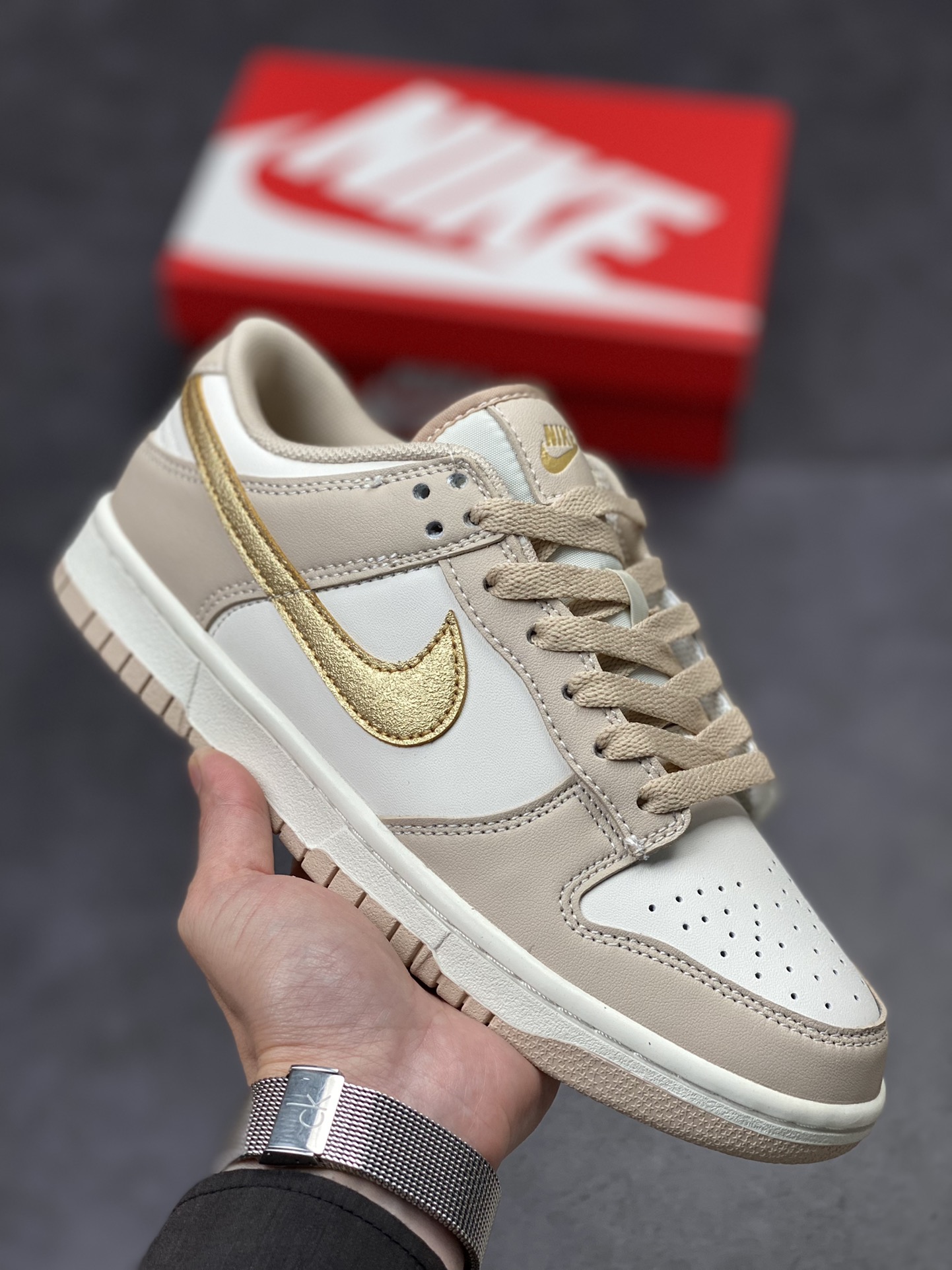 NIKE SB Dunk Low 杏白金钩 DX5930-001