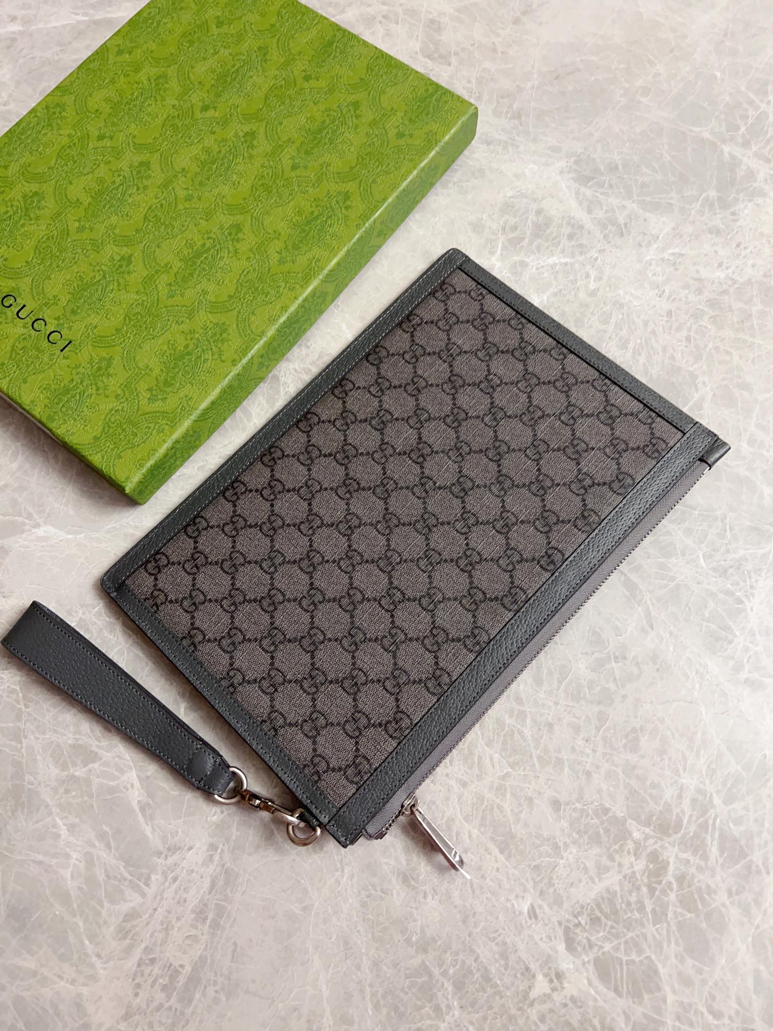 Gucci Ophidia GG Supreme Gray Black crossbody everyday