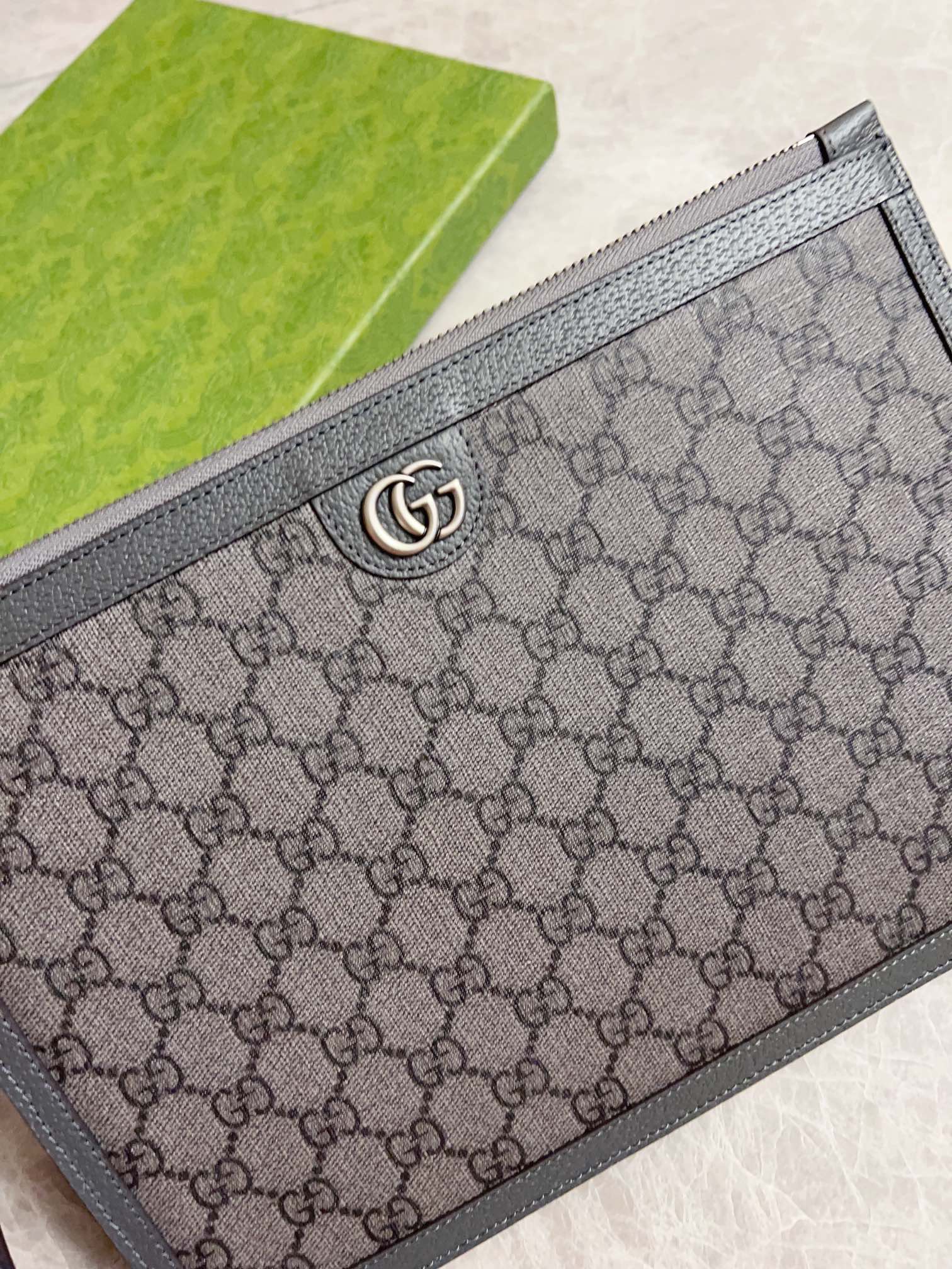 Gucci Ophidia GG Supreme Gray Black crossbody everyday