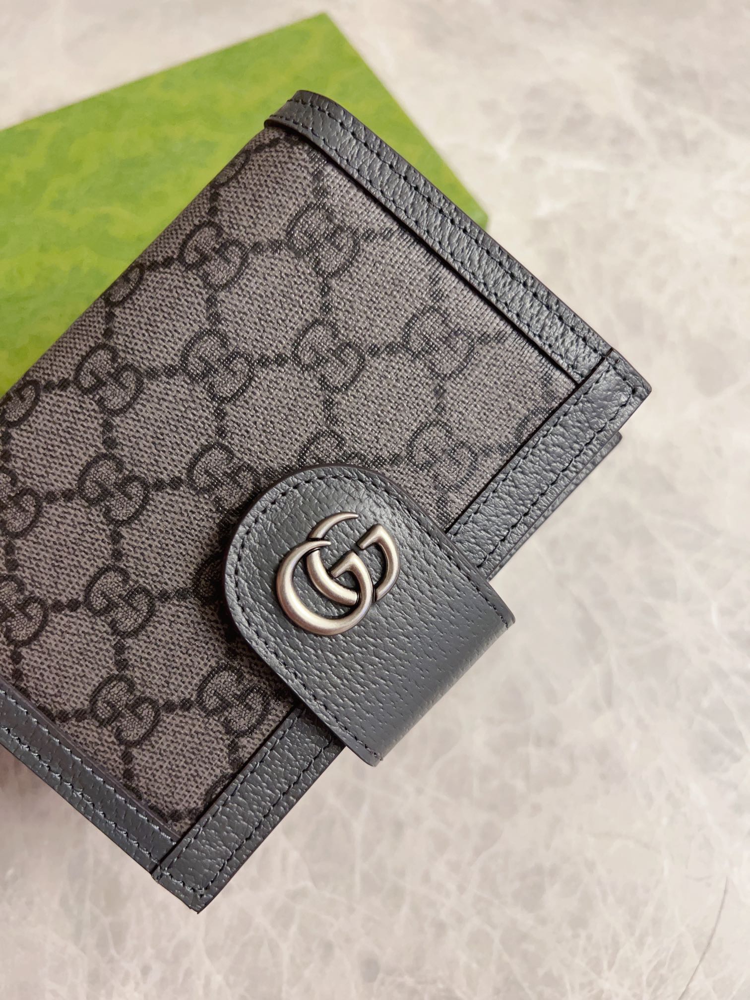 Gucci Ophidia Gray GG Supreme everyday