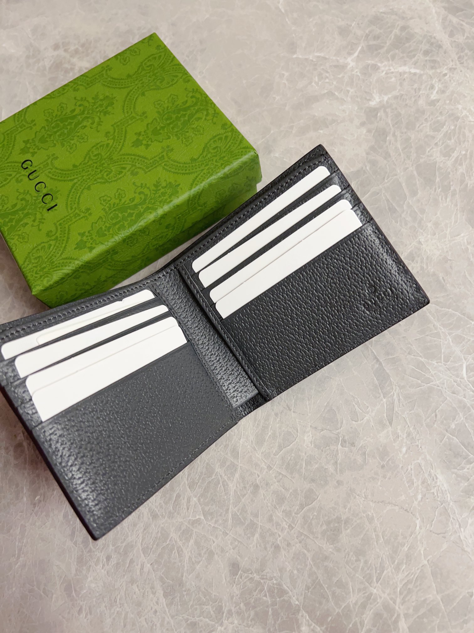 Gucci Ophidia GG Supreme Grey everyday