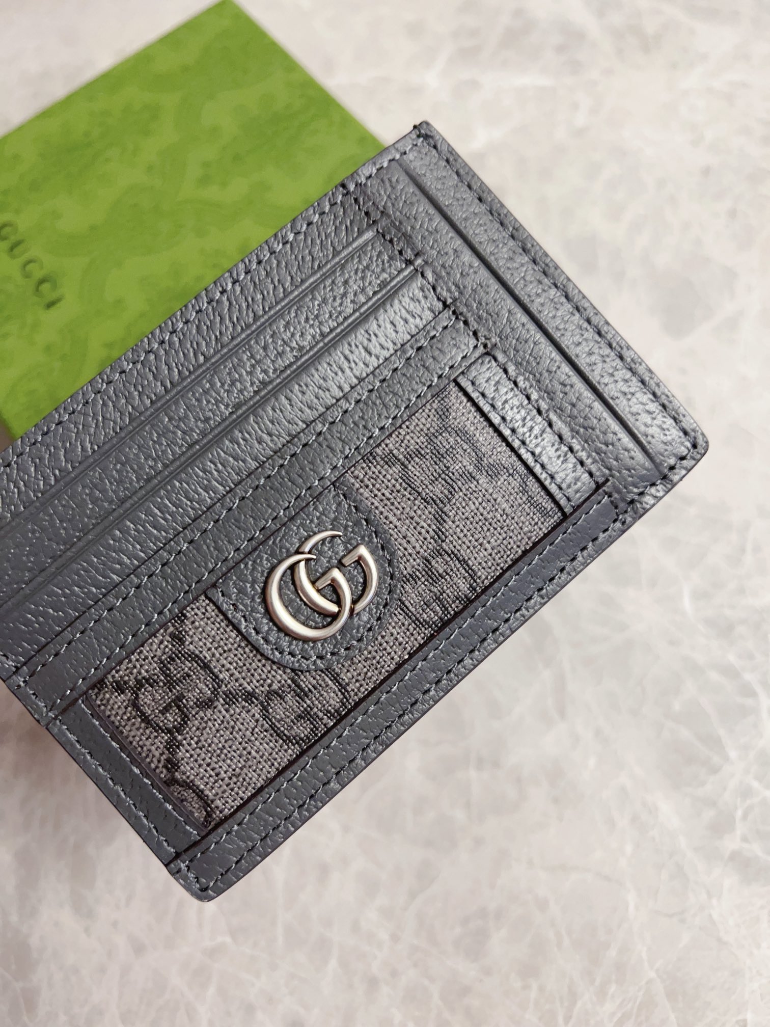 Gucci Ophidia Gray GG Supreme everyday