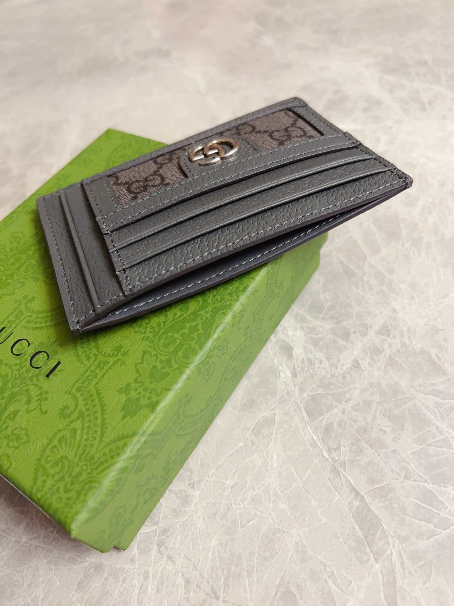 Gucci Ophidia Gray GG Supreme everyday