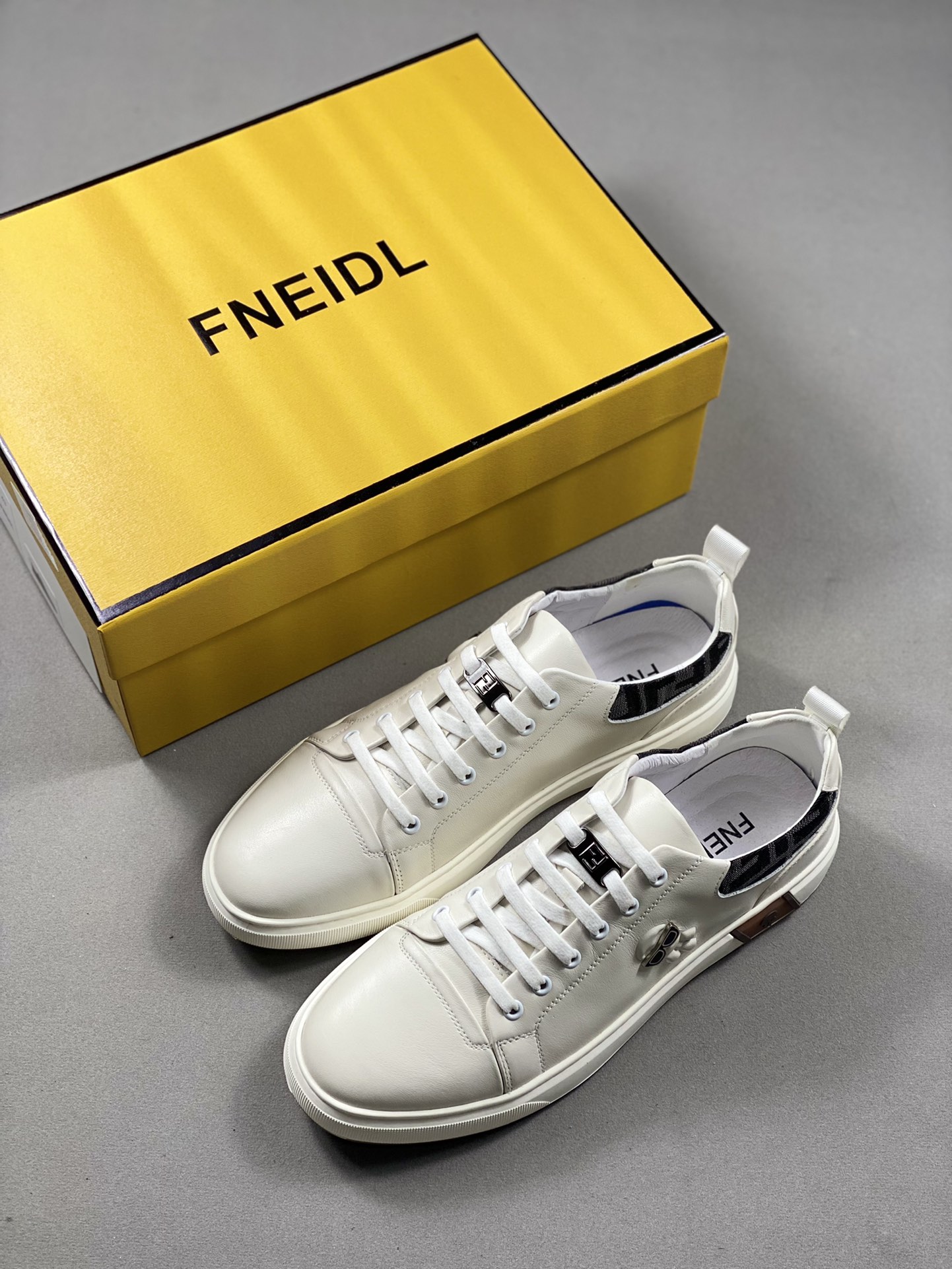 New overseas version of FENDI high-end casual sports shoes series