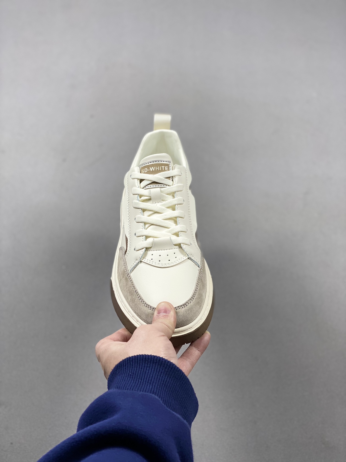 FENDI light luxury single product new arrival FENDI Fendi trendy fashion low-top casual sneakers series