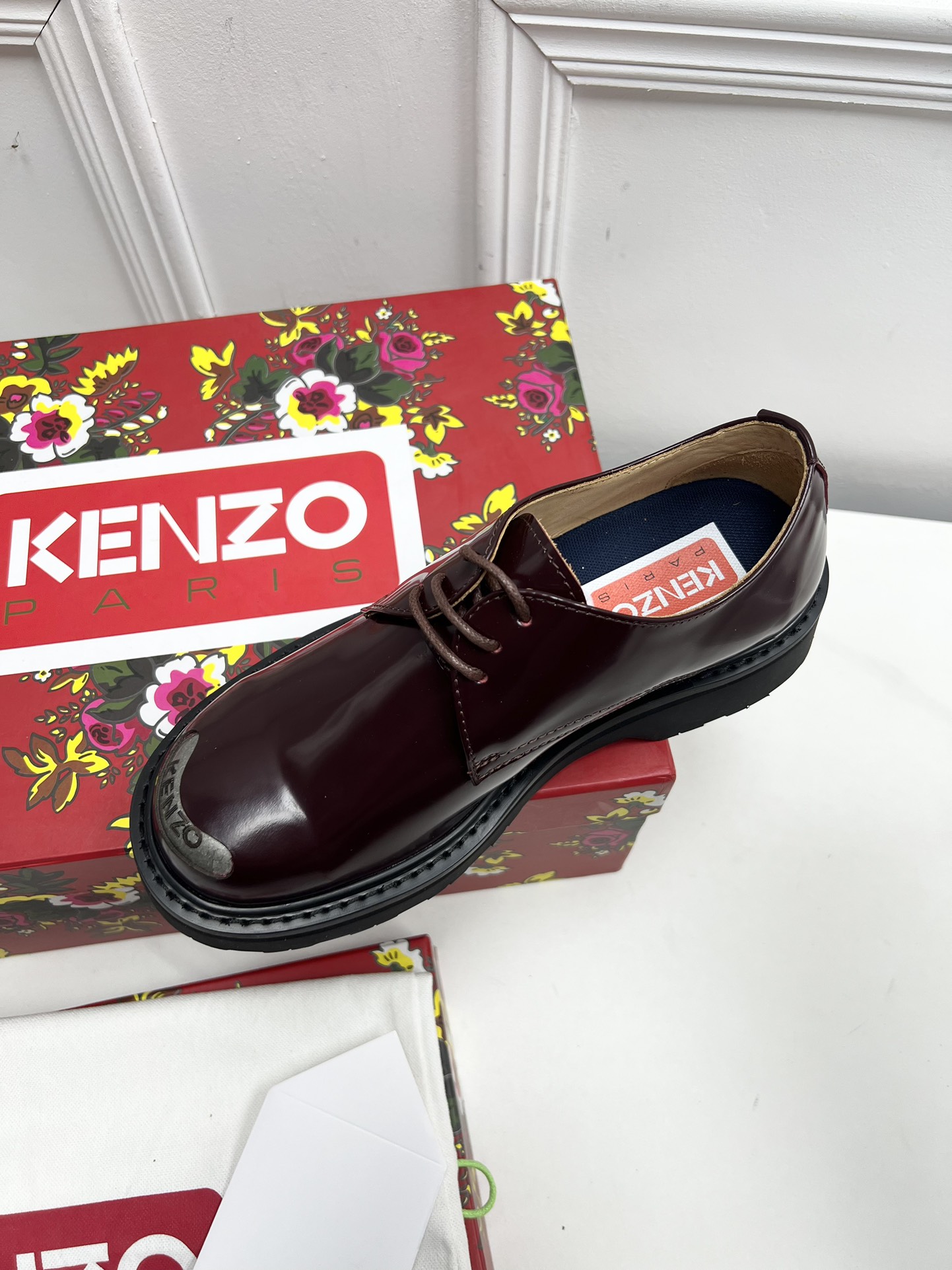 Kenzo Steel Head Shoe: Elegant Leather Military-Inspired Design with Circular Toes. - 图片 4