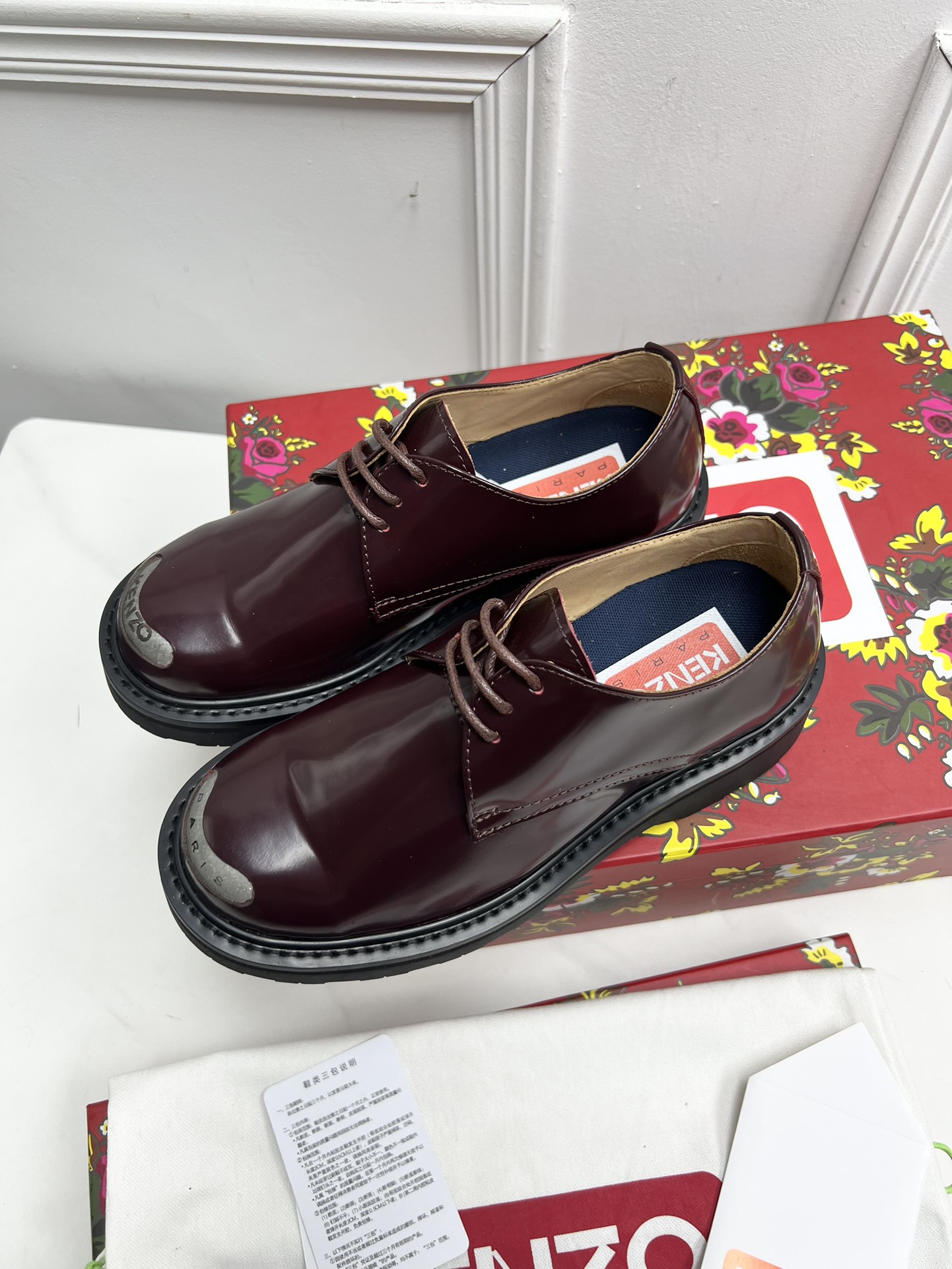 Kenzo Steel Head Shoe: Elegant Leather Military-Inspired Design with Circular Toes. - 图片 2