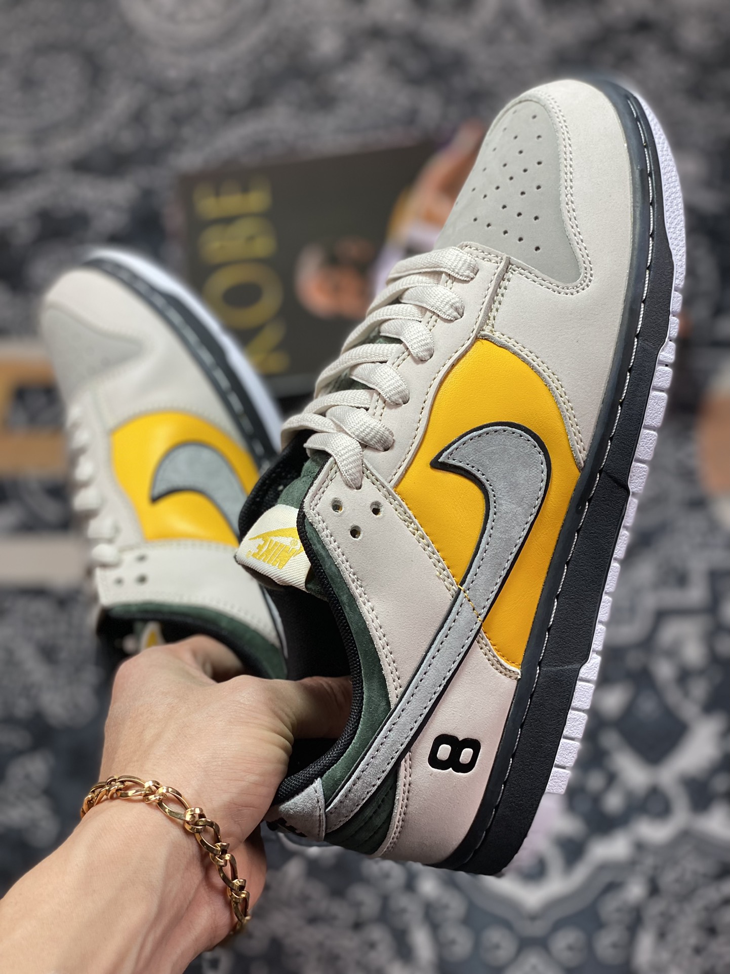 360 Kobe Bryant x Nike SB Dunk Low”8·24”扣篮系列低帮“浅灰黑绿黄”LF2428-005