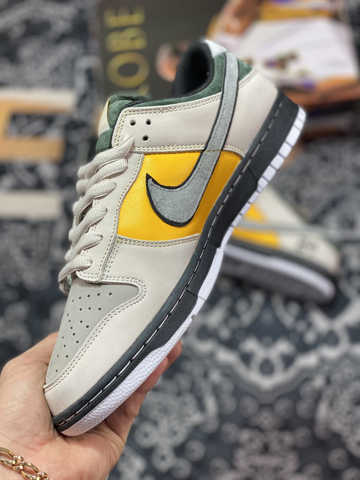 360 Kobe Bryant x Nike SB Dunk Low”8·24”扣篮系列低帮“浅灰黑绿黄”LF2428-005