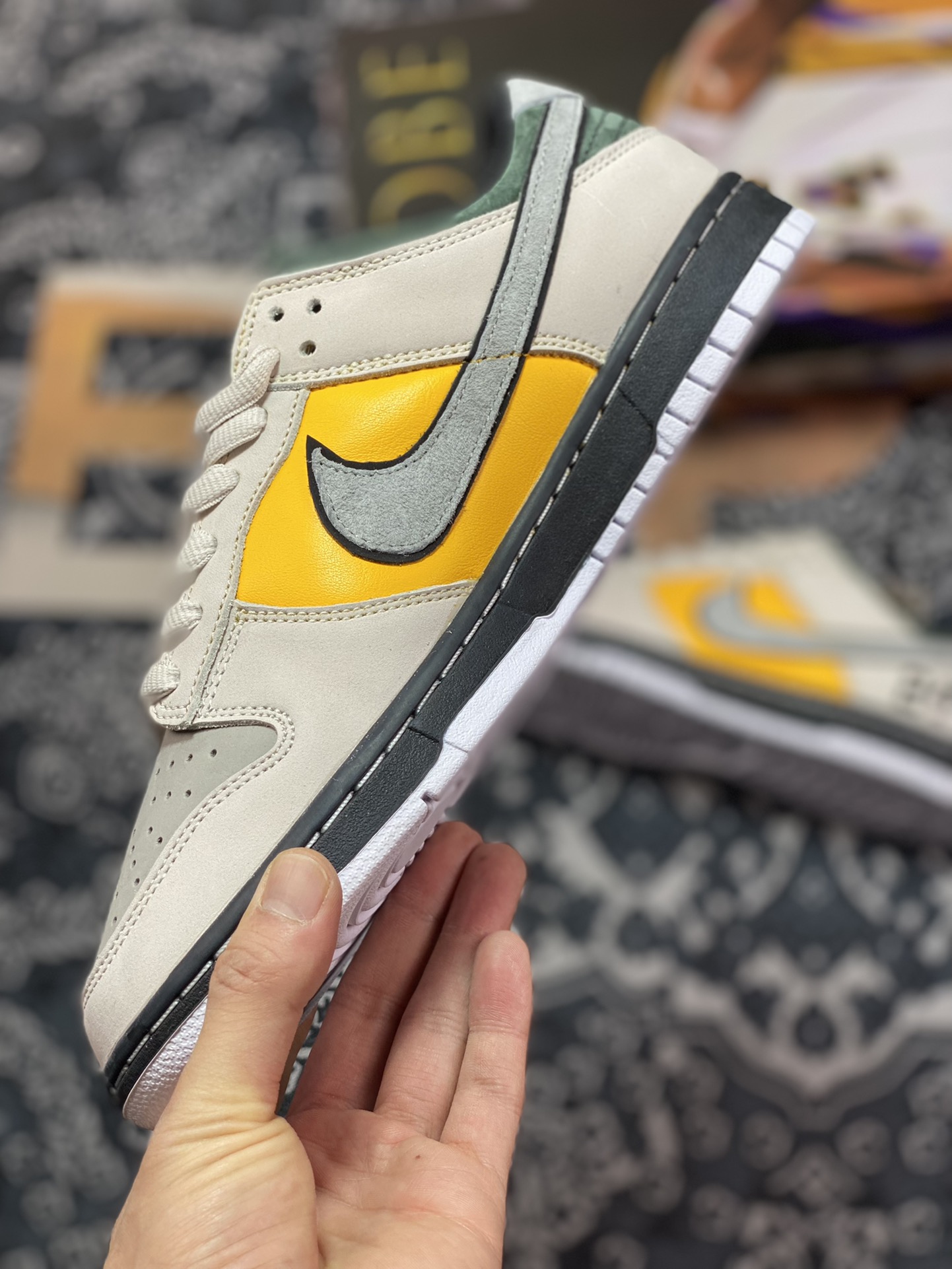 360 Kobe Bryant x Nike SB Dunk Low”8·24”扣篮系列低帮“浅灰黑绿黄”LF2428-005