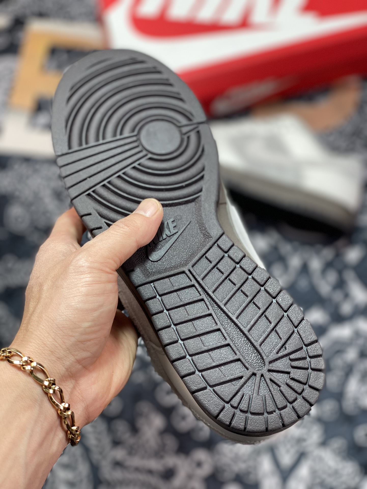 300 Nike SB Dunk Low”Ironstone”扣篮系列低帮休闲运动滑板板鞋“石头灰白”FD9746-001