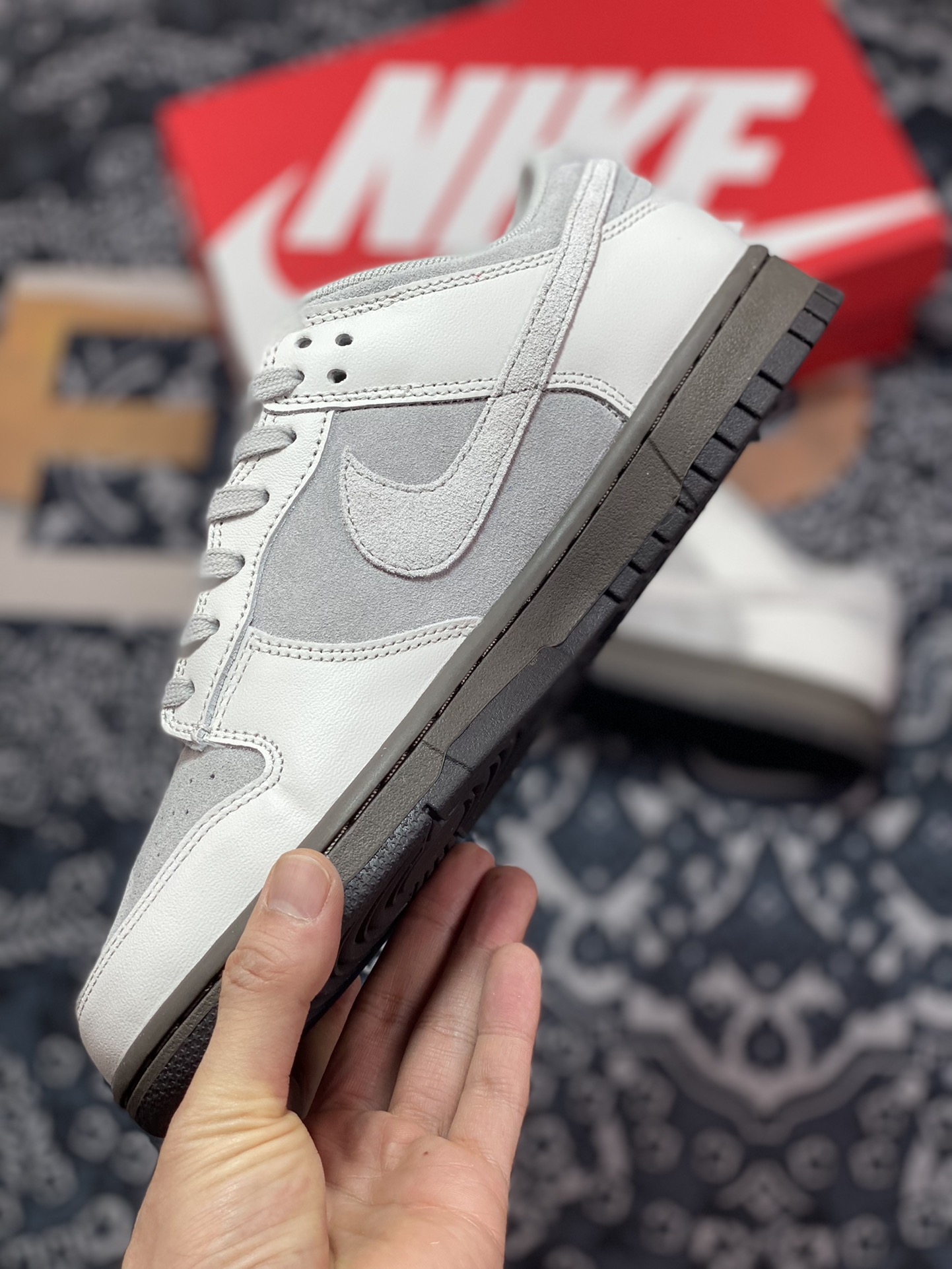 300 Nike SB Dunk Low”Ironstone”扣篮系列低帮休闲运动滑板板鞋“石头灰白”FD9746-001