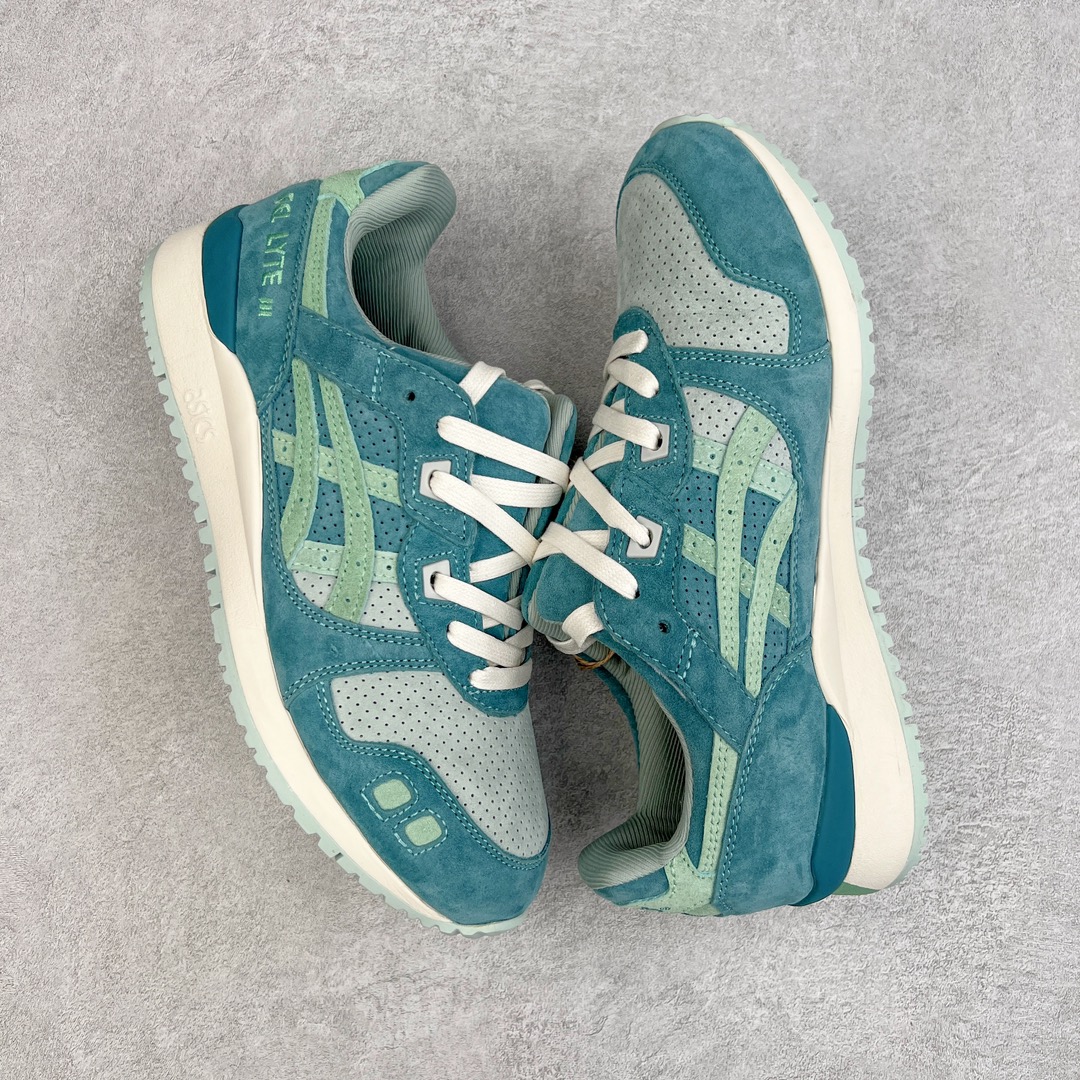 图片[3]-＃纯原福利 Asics Gel-Lyte III 亚瑟士3代系列低帮经典复古休闲运动跑步鞋 伴随着复古跑鞋的再度盛行，让不少运动品牌都将自家经典鞋款重新带回，ASICS 亚瑟士这两年受到众多球鞋爱好者追捧。近期，ASICS 亚瑟士以自己经典的 GEL-LYTE III OG 为蓝本推出了两双全新配色。第一双选择了灰色、藏蓝色和蒂芙尼蓝色拼接呈现，随之妆点一抹粉色，使整双鞋低调又不失细节。材质选择了大面积麂皮与网眼面料打造，保证了质感与透气性兼备。最后以略微泛黄的中底收尾，完善整体设计。另一双以深浅不同的卡其色打造鞋身，缀以淡紫色丰富鞋身细节，想必第一双会更加适合女生上脚。用料与上一双完全相同，提供了优秀的质感。尺码：36 37 37.5 38 39 39.5 40 40.5 41.5 42 42.5 43.5 44 45-选品中心