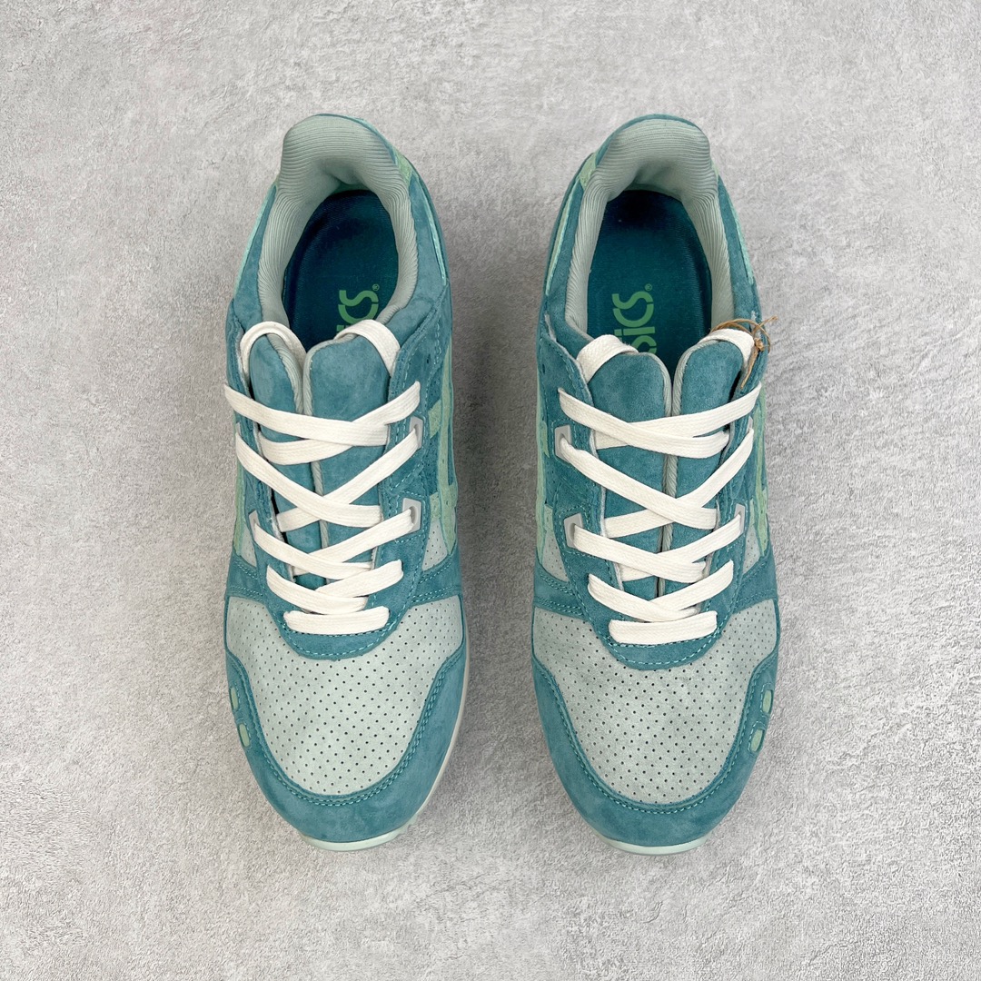 图片[2]-＃纯原福利 Asics Gel-Lyte III 亚瑟士3代系列低帮经典复古休闲运动跑步鞋 伴随着复古跑鞋的再度盛行，让不少运动品牌都将自家经典鞋款重新带回，ASICS 亚瑟士这两年受到众多球鞋爱好者追捧。近期，ASICS 亚瑟士以自己经典的 GEL-LYTE III OG 为蓝本推出了两双全新配色。第一双选择了灰色、藏蓝色和蒂芙尼蓝色拼接呈现，随之妆点一抹粉色，使整双鞋低调又不失细节。材质选择了大面积麂皮与网眼面料打造，保证了质感与透气性兼备。最后以略微泛黄的中底收尾，完善整体设计。另一双以深浅不同的卡其色打造鞋身，缀以淡紫色丰富鞋身细节，想必第一双会更加适合女生上脚。用料与上一双完全相同，提供了优秀的质感。尺码：36 37 37.5 38 39 39.5 40 40.5 41.5 42 42.5 43.5 44 45-选品中心