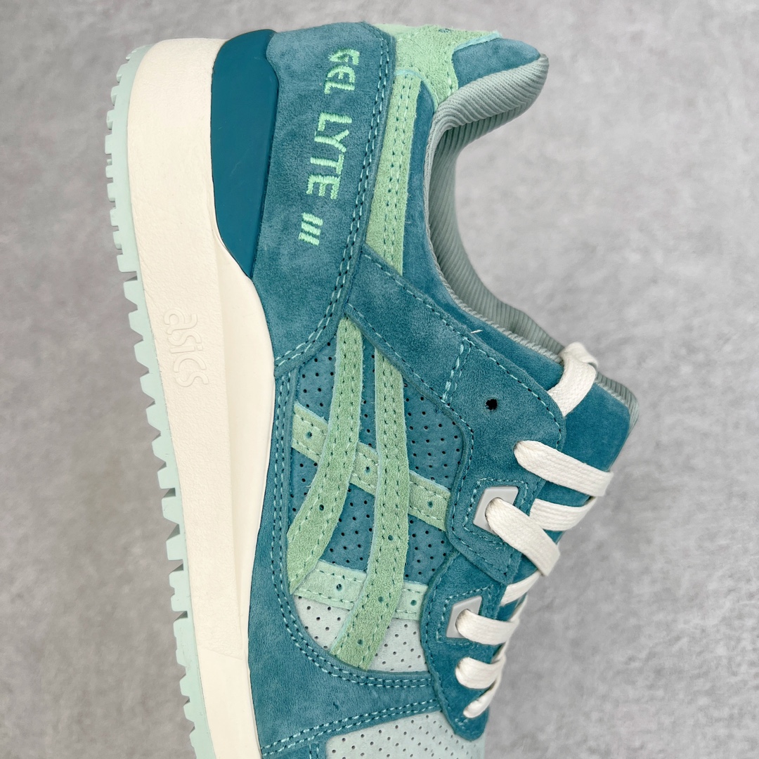 图片[6]-＃纯原福利 Asics Gel-Lyte III 亚瑟士3代系列低帮经典复古休闲运动跑步鞋 伴随着复古跑鞋的再度盛行，让不少运动品牌都将自家经典鞋款重新带回，ASICS 亚瑟士这两年受到众多球鞋爱好者追捧。近期，ASICS 亚瑟士以自己经典的 GEL-LYTE III OG 为蓝本推出了两双全新配色。第一双选择了灰色、藏蓝色和蒂芙尼蓝色拼接呈现，随之妆点一抹粉色，使整双鞋低调又不失细节。材质选择了大面积麂皮与网眼面料打造，保证了质感与透气性兼备。最后以略微泛黄的中底收尾，完善整体设计。另一双以深浅不同的卡其色打造鞋身，缀以淡紫色丰富鞋身细节，想必第一双会更加适合女生上脚。用料与上一双完全相同，提供了优秀的质感。尺码：36 37 37.5 38 39 39.5 40 40.5 41.5 42 42.5 43.5 44 45-选品中心