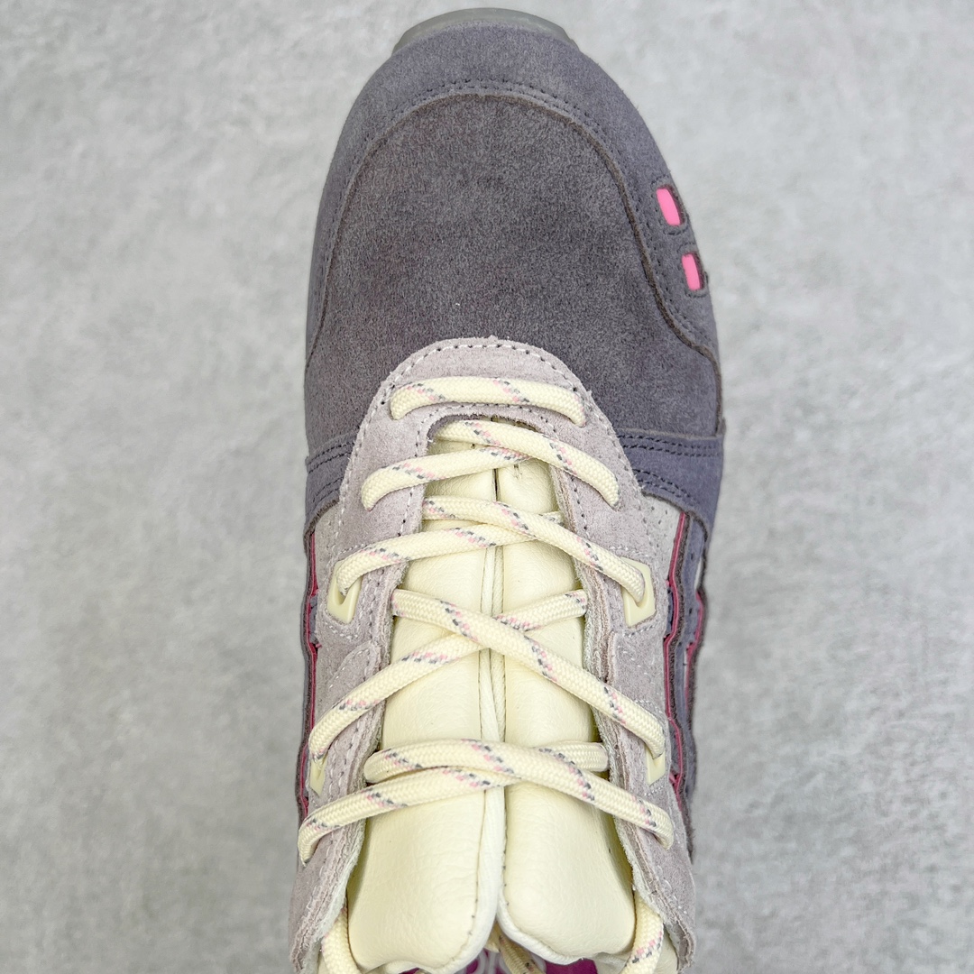 图片[4]-＃纯原福利 Asics Gel-Lyte III 亚瑟士3代系列低帮经典复古休闲运动跑步鞋 伴随着复古跑鞋的再度盛行，让不少运动品牌都将自家经典鞋款重新带回，ASICS 亚瑟士这两年受到众多球鞋爱好者追捧。近期，ASICS 亚瑟士以自己经典的 GEL-LYTE III OG 为蓝本推出了两双全新配色。第一双选择了灰色、藏蓝色和蒂芙尼蓝色拼接呈现，随之妆点一抹粉色，使整双鞋低调又不失细节。材质选择了大面积麂皮与网眼面料打造，保证了质感与透气性兼备。最后以略微泛黄的中底收尾，完善整体设计。另一双以深浅不同的卡其色打造鞋身，缀以淡紫色丰富鞋身细节，想必第一双会更加适合女生上脚。用料与上一双完全相同，提供了优秀的质感。尺码：36 37 37.5 38 39 39.5 40 40.5 41.5 42 42.5 43.5 44 45-选品中心