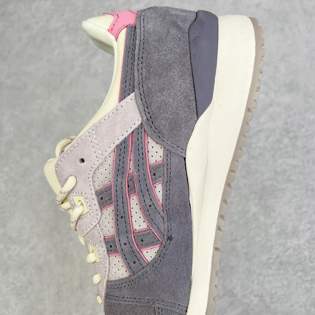 图片[7]-＃纯原福利 Asics Gel-Lyte III 亚瑟士3代系列低帮经典复古休闲运动跑步鞋 伴随着复古跑鞋的再度盛行，让不少运动品牌都将自家经典鞋款重新带回，ASICS 亚瑟士这两年受到众多球鞋爱好者追捧。近期，ASICS 亚瑟士以自己经典的 GEL-LYTE III OG 为蓝本推出了两双全新配色。第一双选择了灰色、藏蓝色和蒂芙尼蓝色拼接呈现，随之妆点一抹粉色，使整双鞋低调又不失细节。材质选择了大面积麂皮与网眼面料打造，保证了质感与透气性兼备。最后以略微泛黄的中底收尾，完善整体设计。另一双以深浅不同的卡其色打造鞋身，缀以淡紫色丰富鞋身细节，想必第一双会更加适合女生上脚。用料与上一双完全相同，提供了优秀的质感。尺码：36 37 37.5 38 39 39.5 40 40.5 41.5 42 42.5 43.5 44 45-选品中心