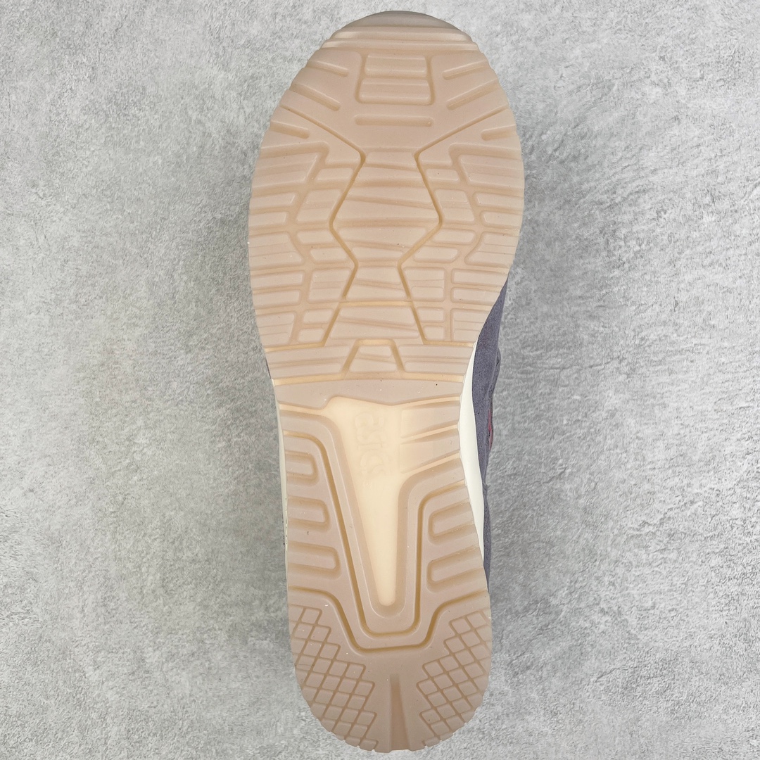 图片[9]-＃纯原福利 Asics Gel-Lyte III 亚瑟士3代系列低帮经典复古休闲运动跑步鞋 伴随着复古跑鞋的再度盛行，让不少运动品牌都将自家经典鞋款重新带回，ASICS 亚瑟士这两年受到众多球鞋爱好者追捧。近期，ASICS 亚瑟士以自己经典的 GEL-LYTE III OG 为蓝本推出了两双全新配色。第一双选择了灰色、藏蓝色和蒂芙尼蓝色拼接呈现，随之妆点一抹粉色，使整双鞋低调又不失细节。材质选择了大面积麂皮与网眼面料打造，保证了质感与透气性兼备。最后以略微泛黄的中底收尾，完善整体设计。另一双以深浅不同的卡其色打造鞋身，缀以淡紫色丰富鞋身细节，想必第一双会更加适合女生上脚。用料与上一双完全相同，提供了优秀的质感。尺码：36 37 37.5 38 39 39.5 40 40.5 41.5 42 42.5 43.5 44 45-选品中心