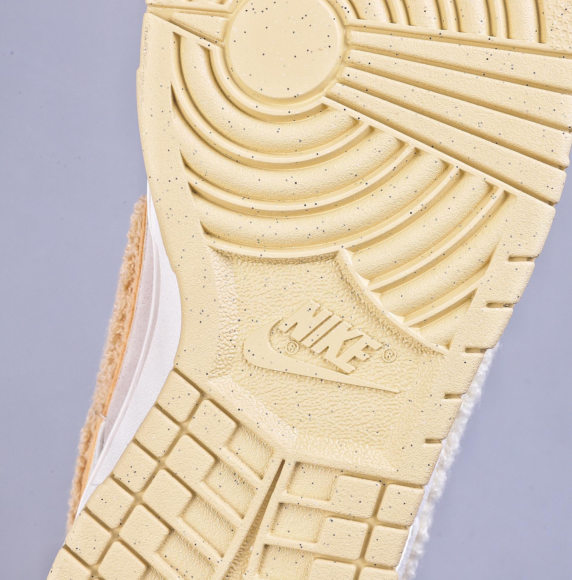 280 GT版NK Dunk Low ” Year of the Rabbit ” 联名款低帮休闲板鞋 FD4203-211