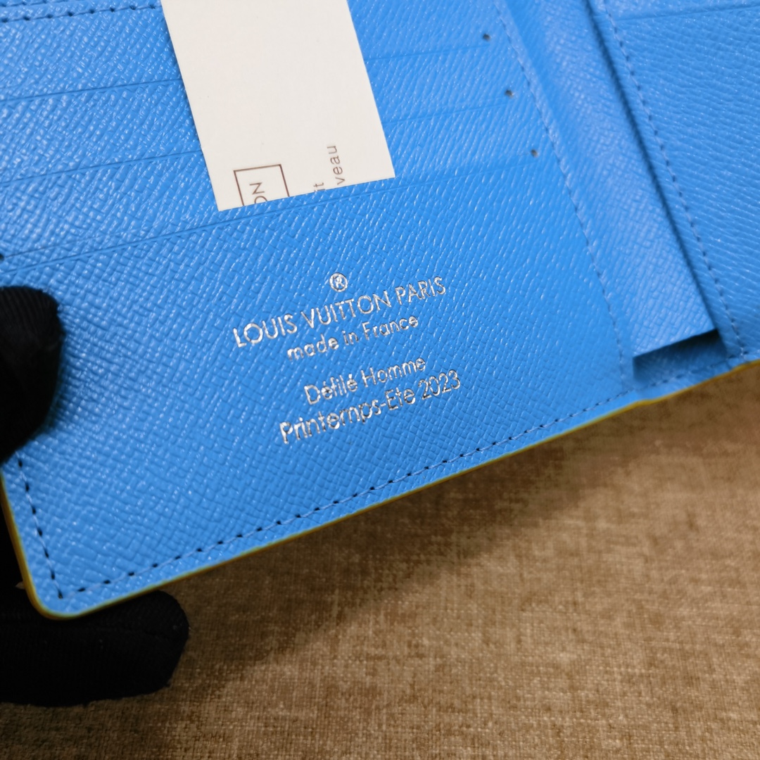 Classic Leather Bifold Wallet - In a Pocket