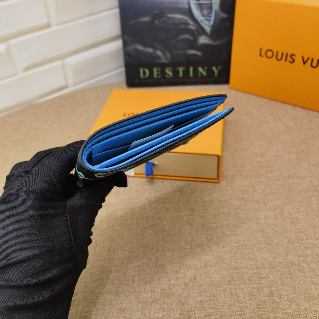 Detailed view of the wallet stitching