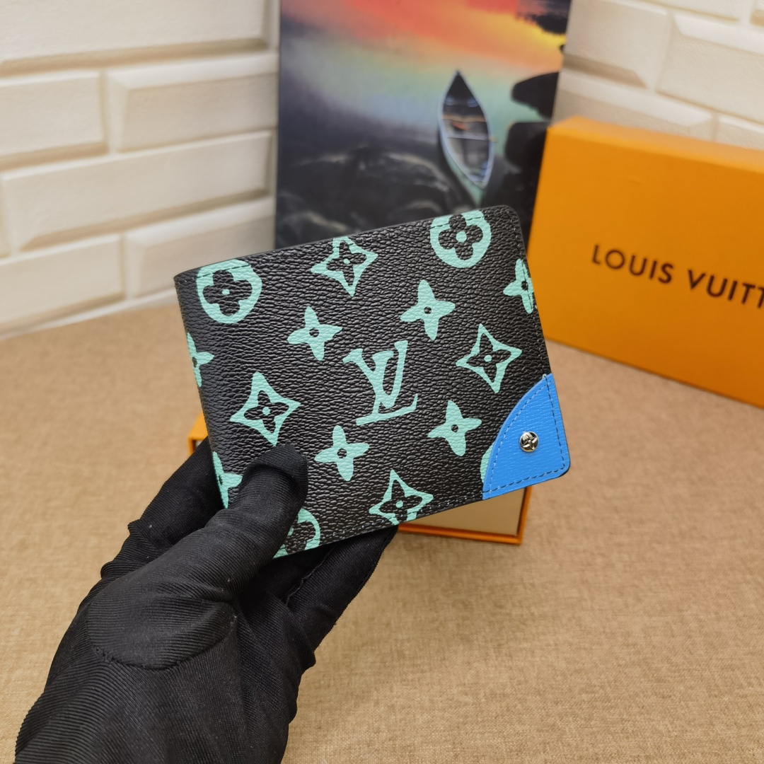 Close-up of the genuine leather texture