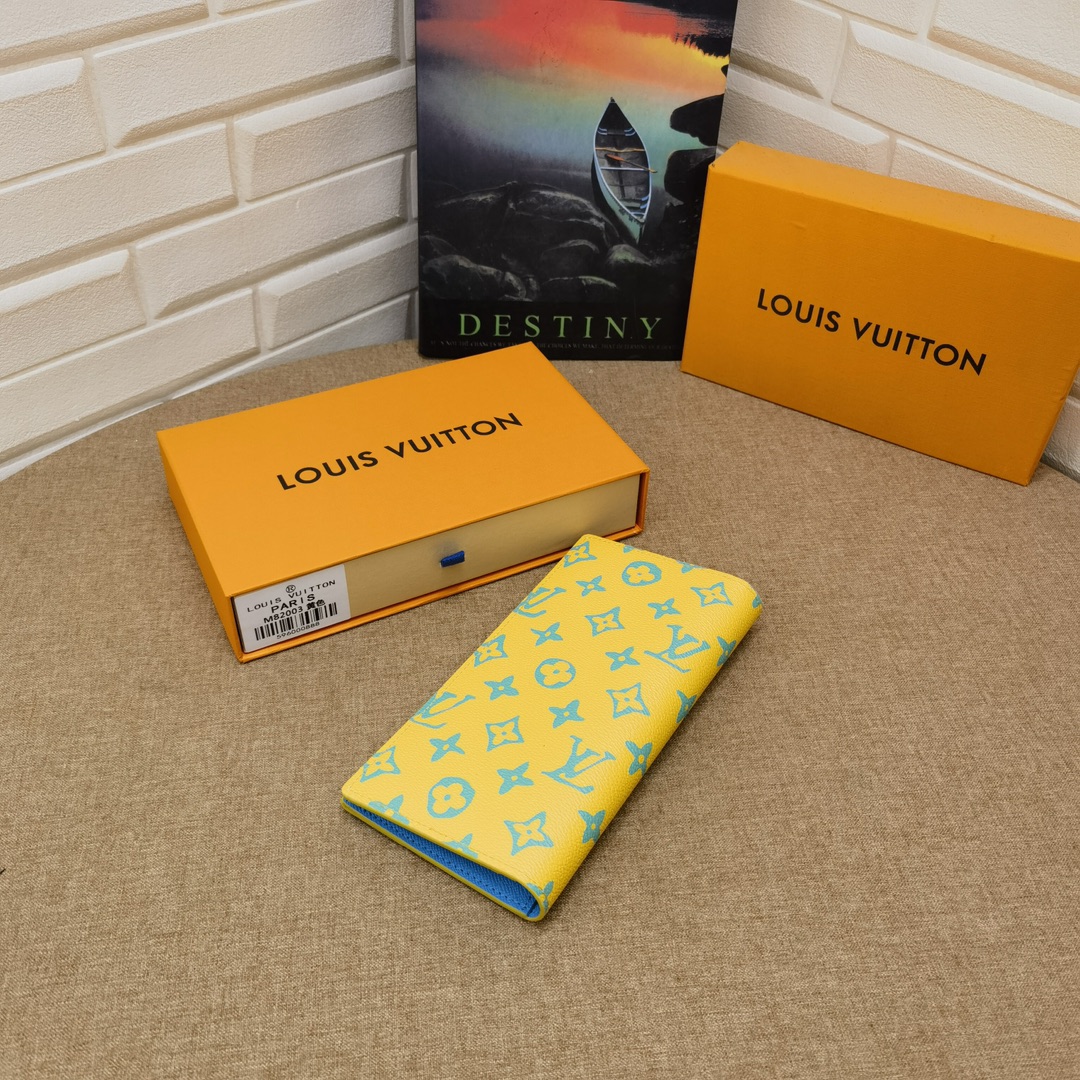 Genuine leather long wallet, open with compartments