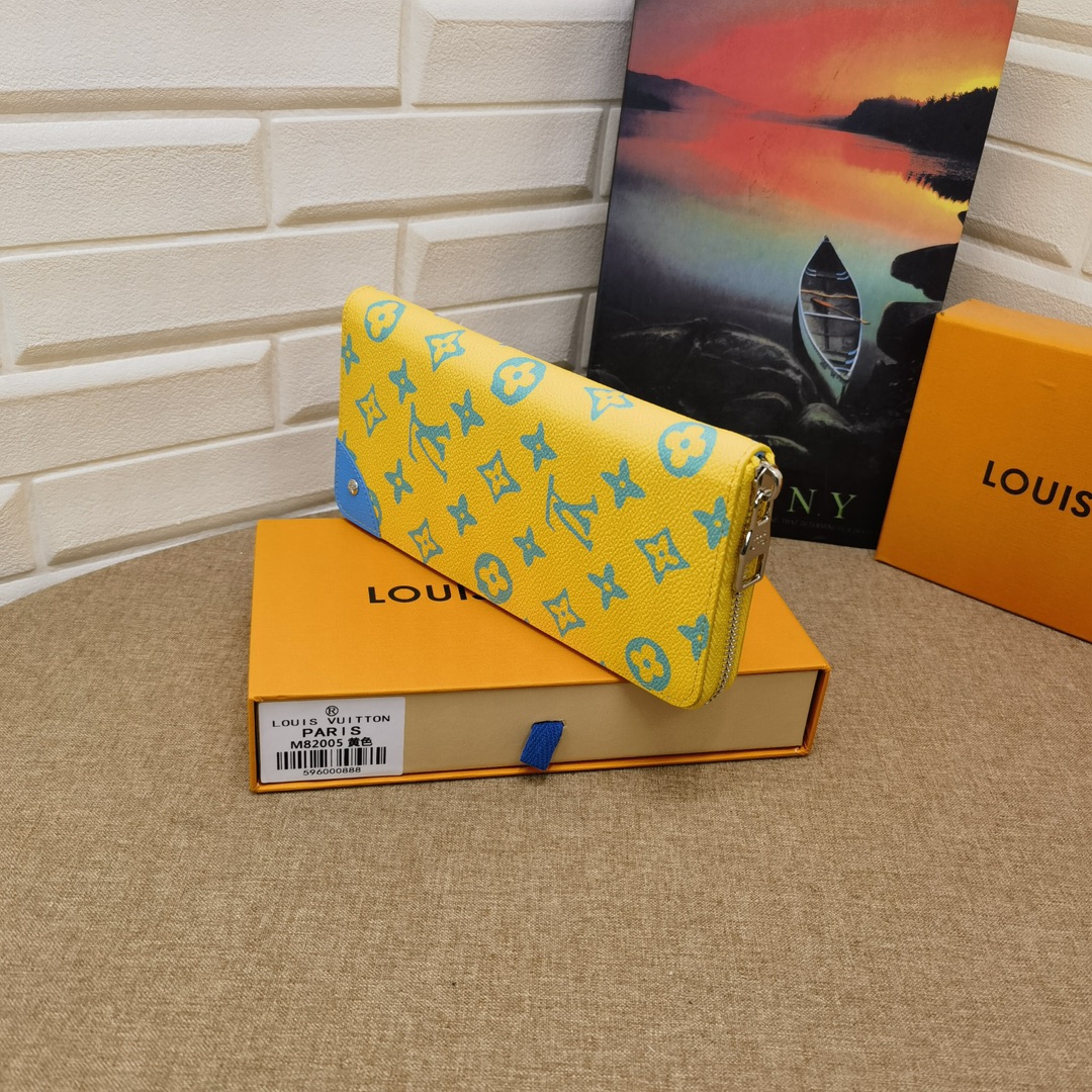 Close-up of the leather texture